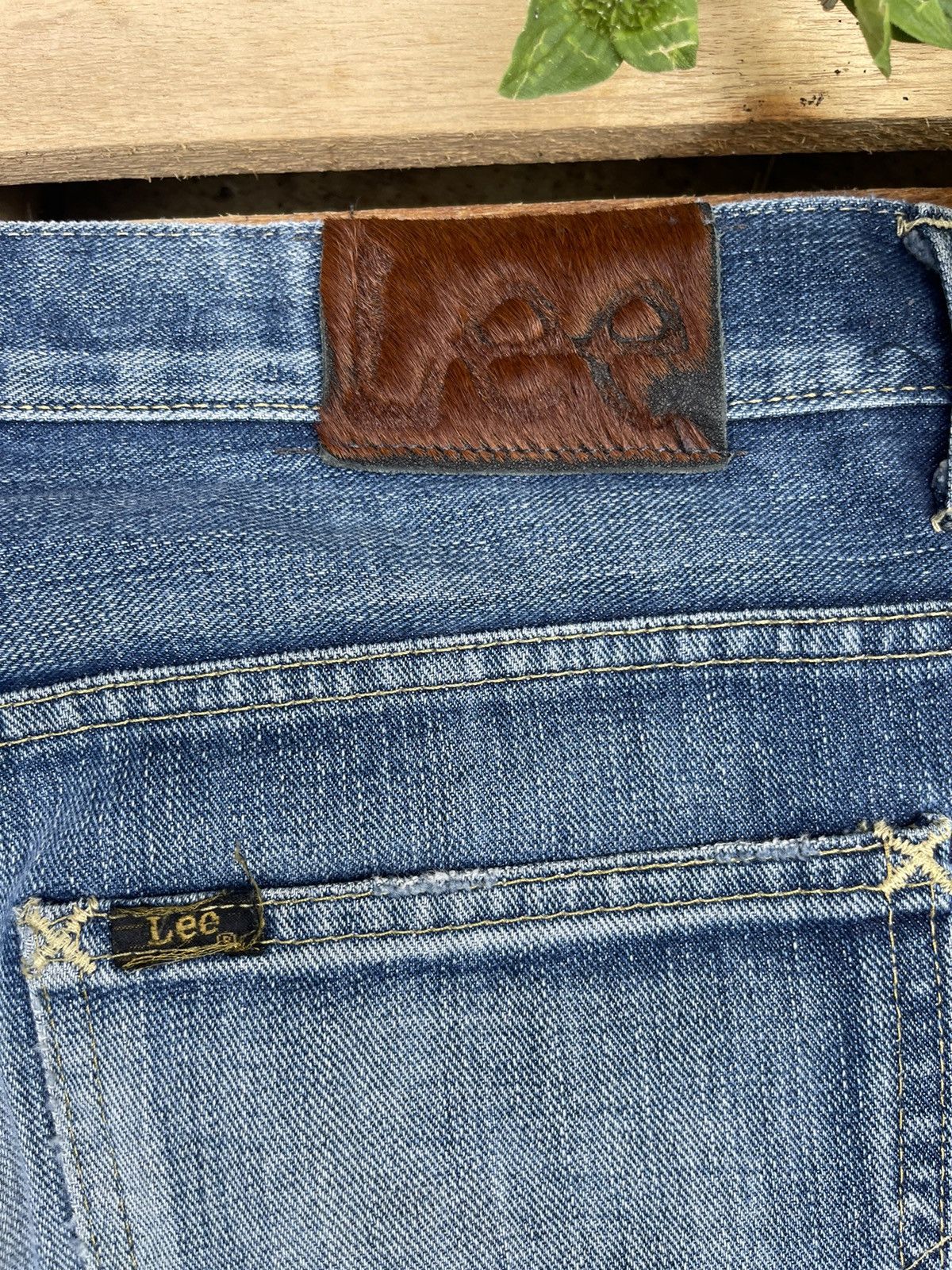 Lee × Vintage Vintage 90s Lee Straight Cut Distressed Jeans Size US 32 / EU 48 - 4 Thumbnail