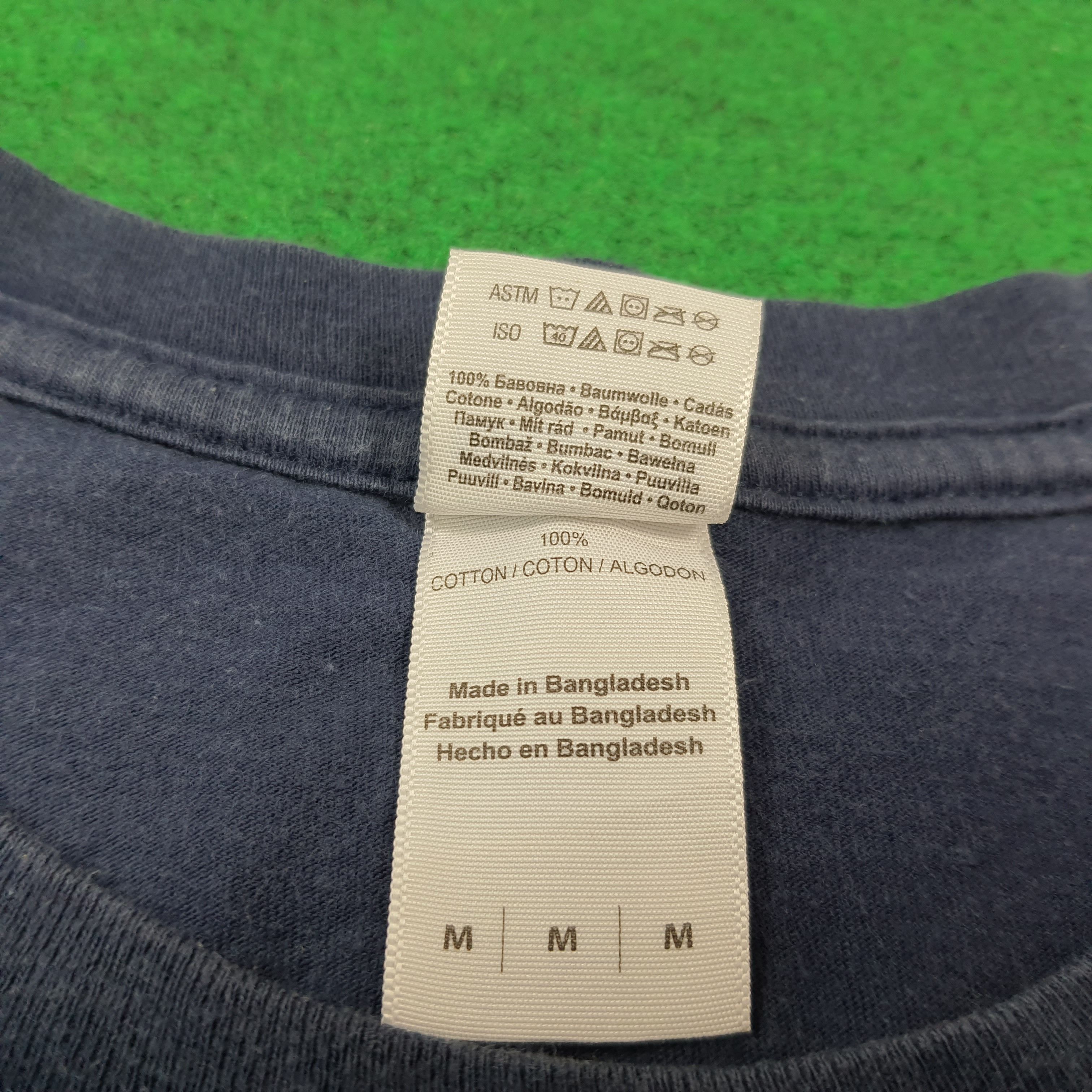 Band Tees Vintage Taylor Swift The 1989 World Tour Tshirt C301N2 Size US M / EU 48-50 / 2 - 7 Thumbnail