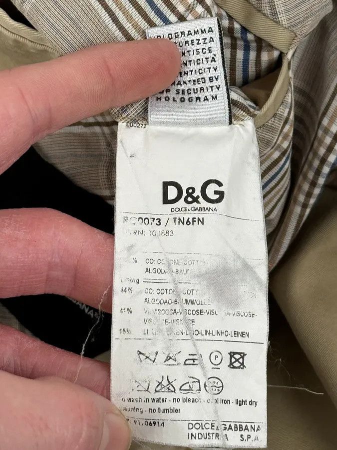 Dolce & Gabbana 2000s Dolce & Gabbana Beige Buttoned Trench Coat Size US M / EU 48-50 / 2 - 14 Thumbnail