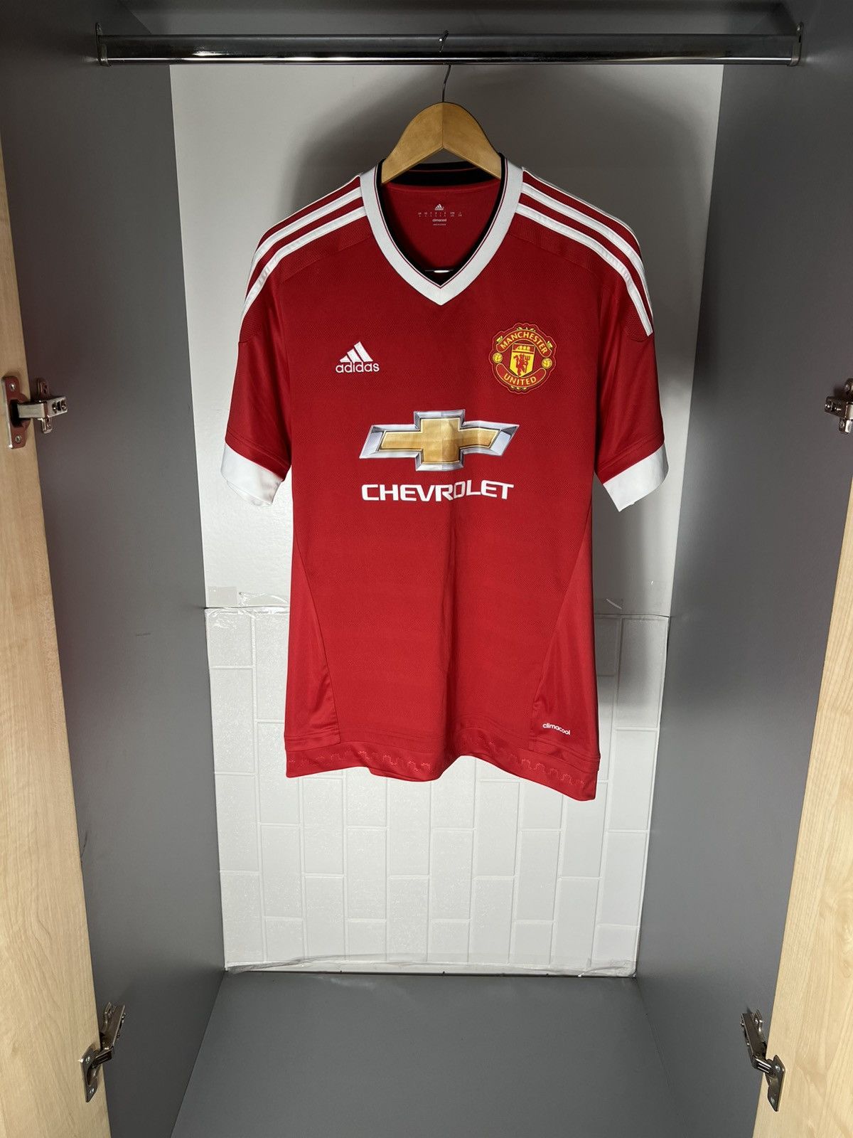 Adidas VINTAGE ADIDAS FC MANCHESTER UNITED ENGLAND SOCCER JERSEY Size US L / EU 52-54 / 3 - 2 Thumbnail