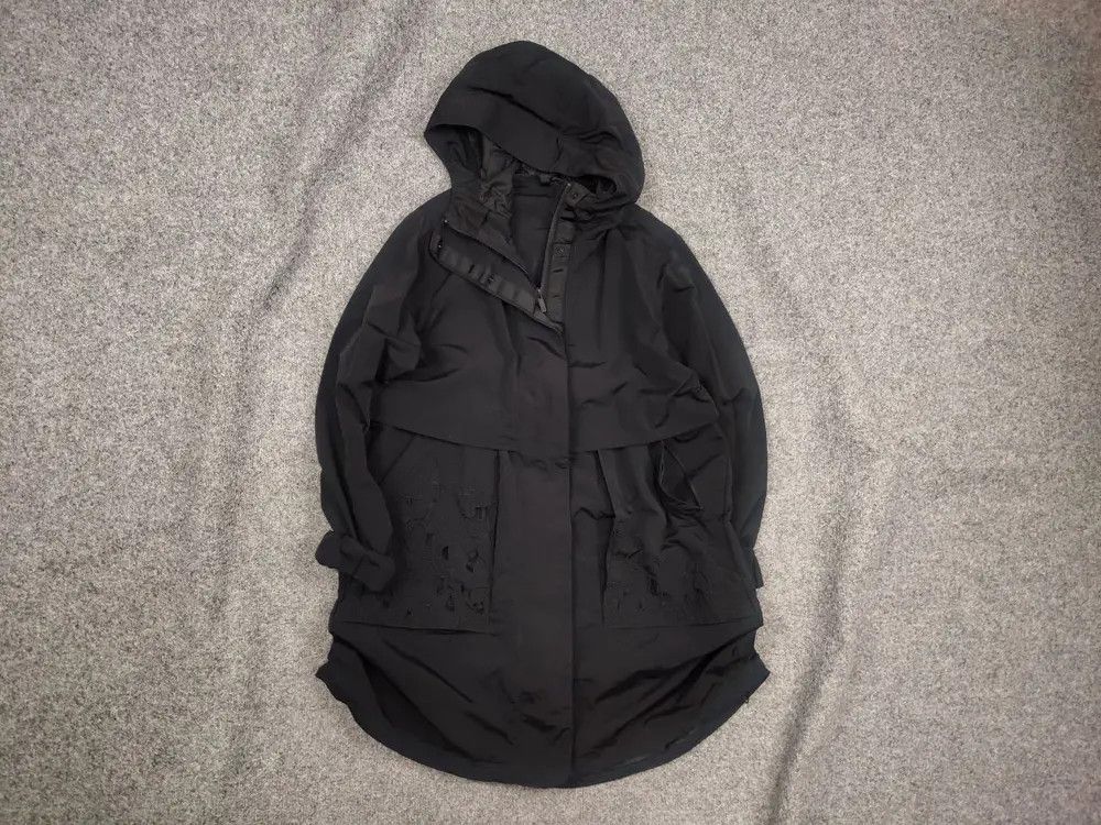 Lululemon LuluLemon Flower Patterned Hooded Parka Black Nylon Jacket Size L / US 10 / IT 46 - 1 Thumbnail