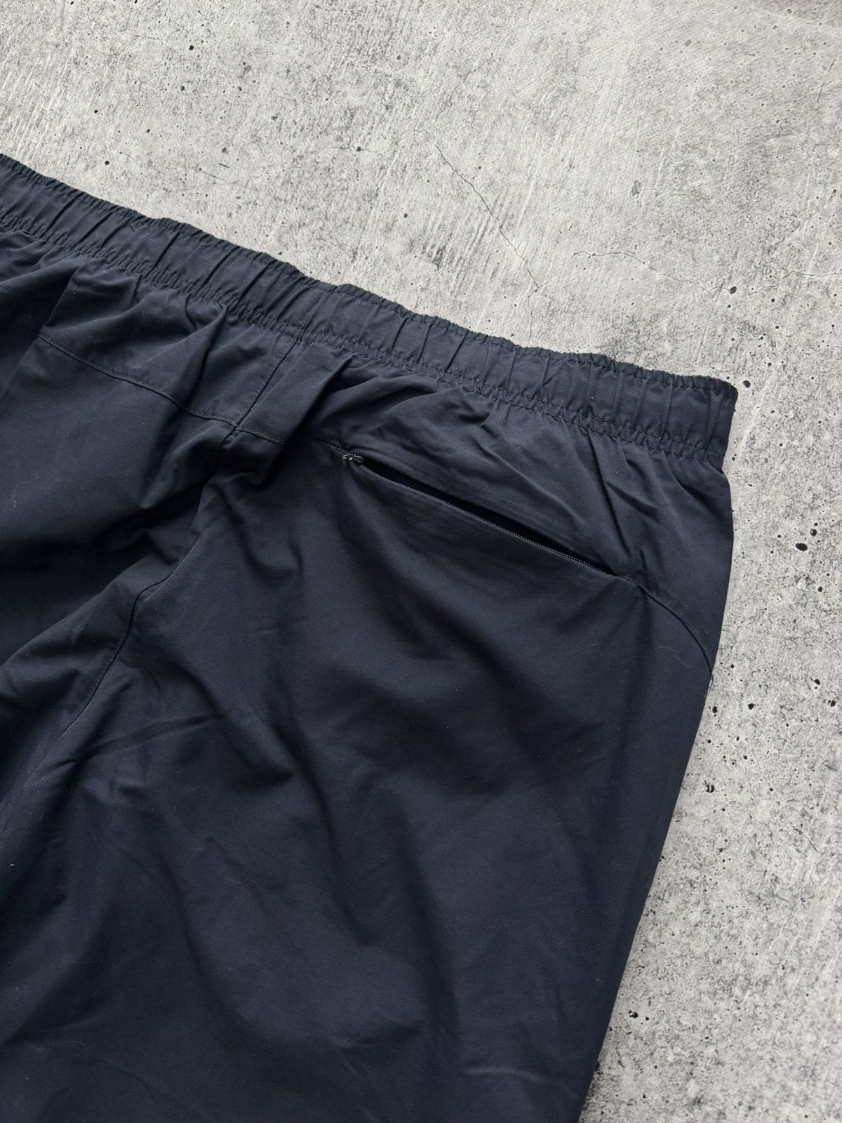 Nike Nike Vintage Nylon TrackPants Joggers Y2K Navy Drill XXL Size US 38 / EU 54 - 7 Thumbnail