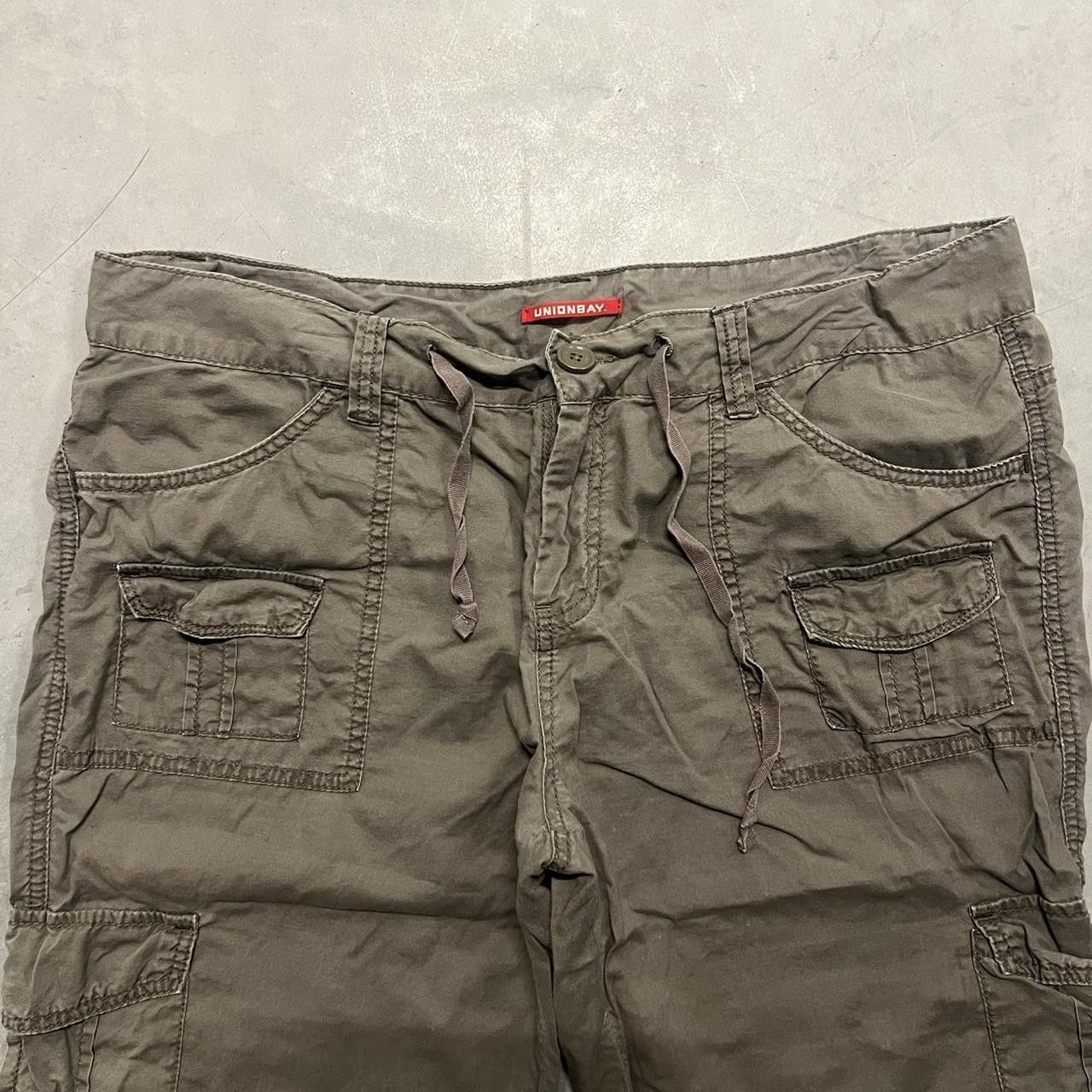 UNIONBAY Crazy Vintage Y2K/2000s super Baggy skater style Union bay Cargo Shorts ! Size US 36 / EU 52 - 4 Thumbnail