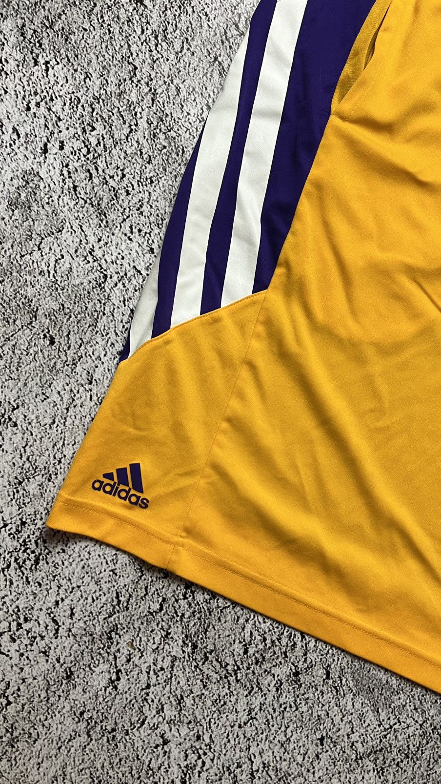 Adidas Los Angeles Lakers NBA adidas vintage Y2K shorts Size US 34 / EU 50 - 2 Thumbnail
