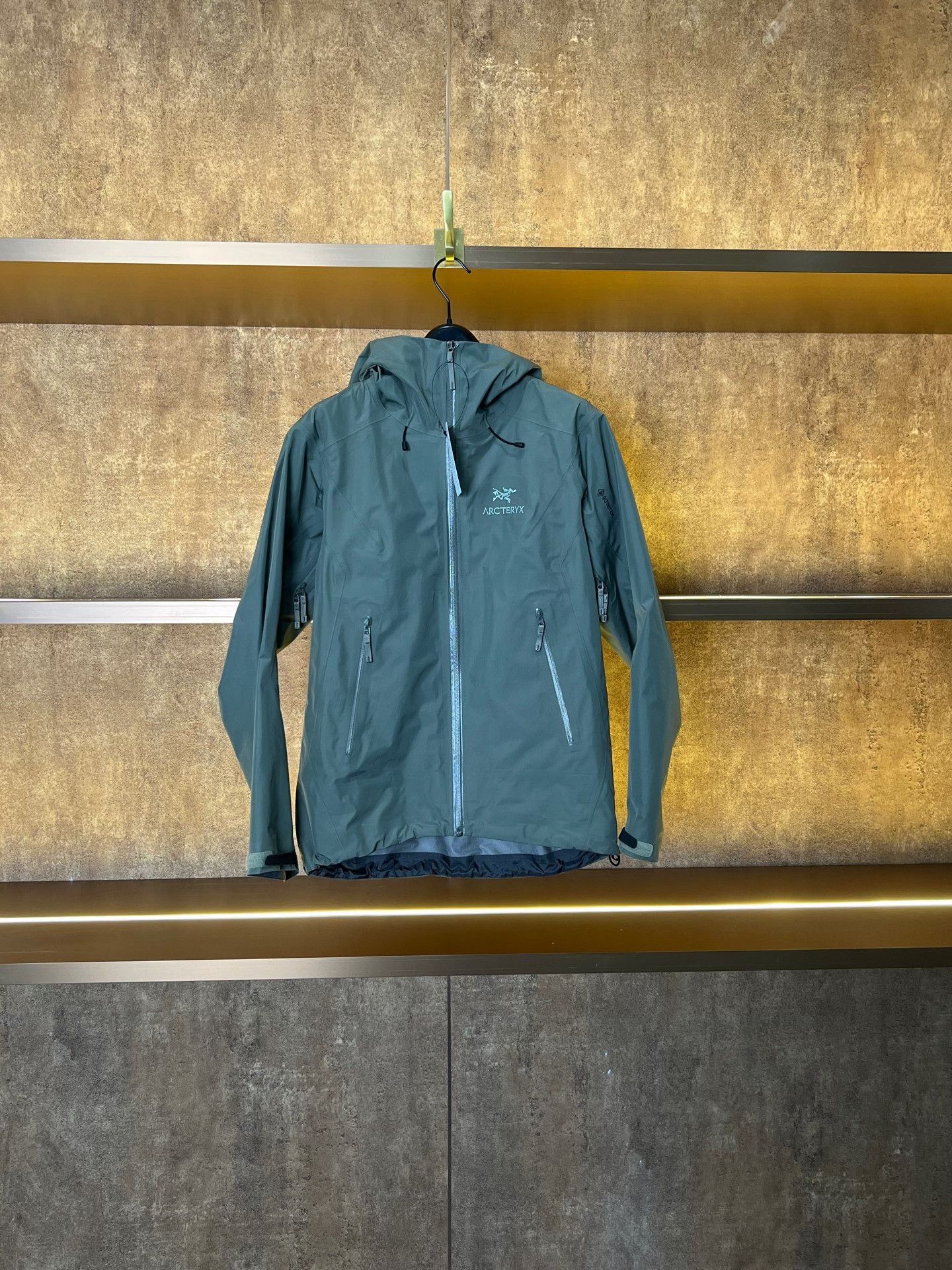 Arc'teryx Arcteryx Beta Green Jacket XS Size XS / US 0-2 / IT 36-38 - 1 Thumbnail