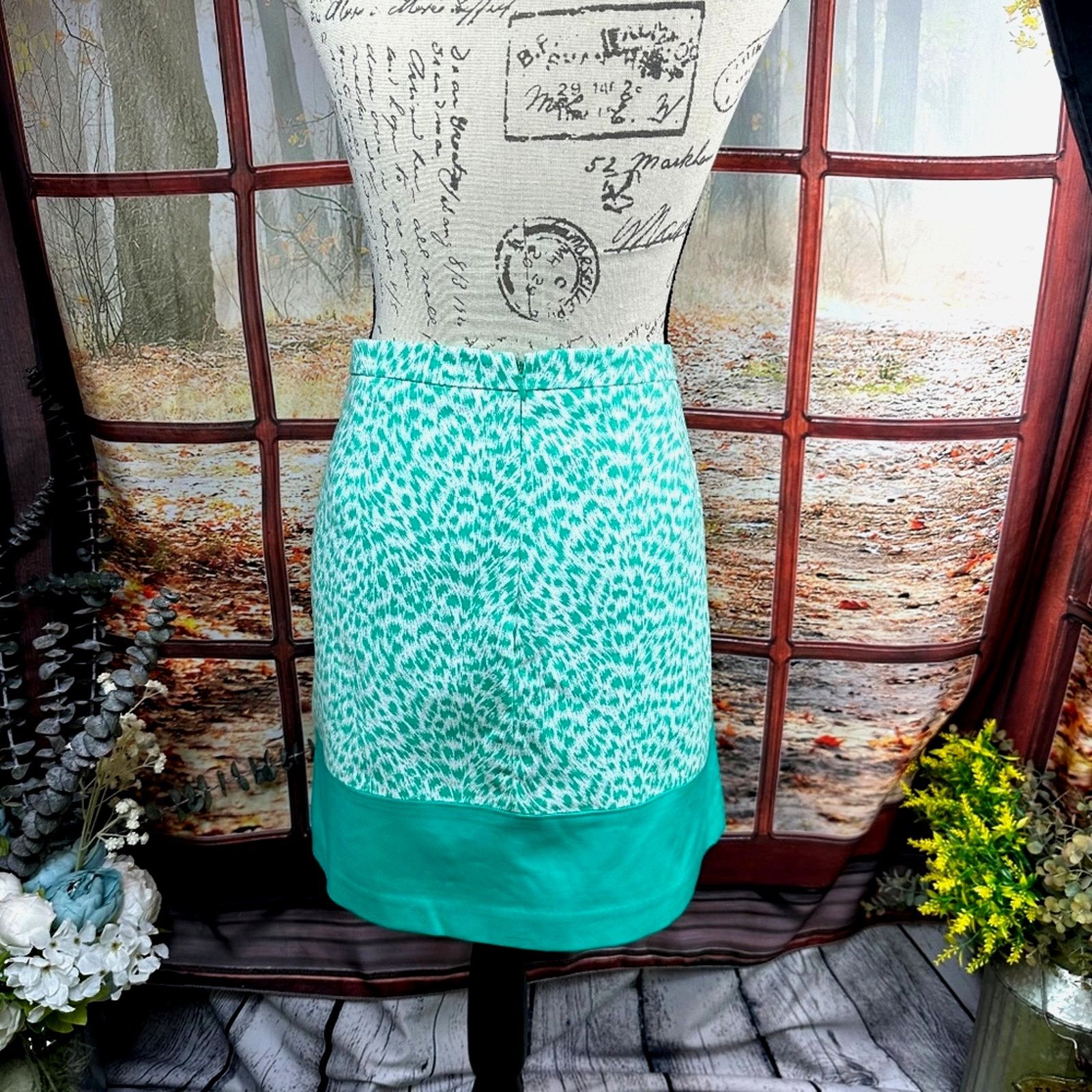 Michael Kors Michael Kors Cheetah Print Skirt Green and White size 14 Size 36" / US 14 / IT 50 - 5 Thumbnail