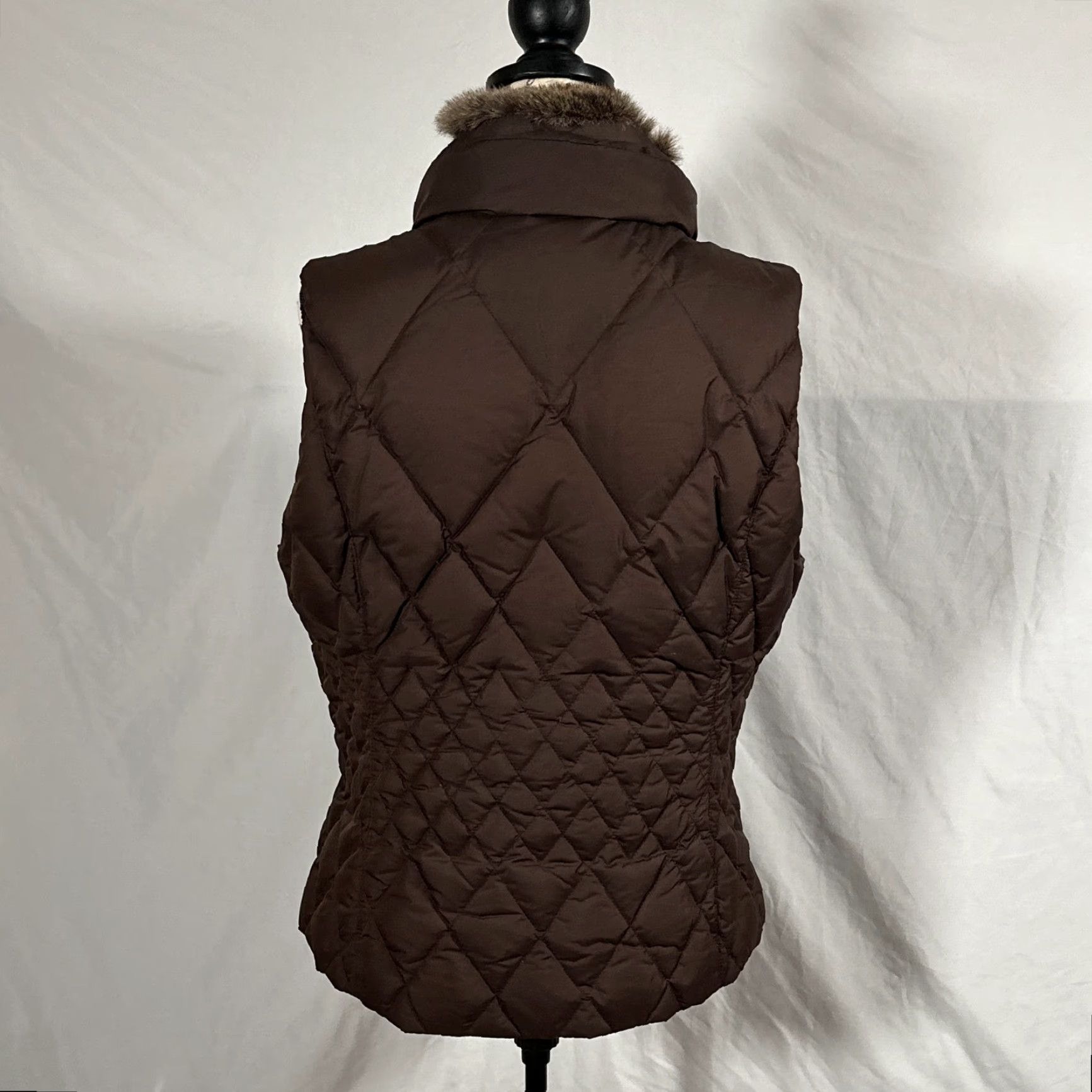 Eddie Bauer Eddie Bauer Vest Womens Large Quilted Goose Down Removab Faux Fur Collar Pockets Size L / US 10 / IT 46 - 3 Thumbnail