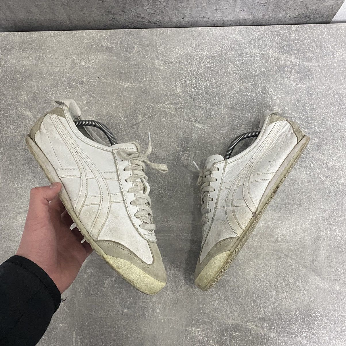 Asics Vintage Asics Onitsuka Tiger Mexico 66 White Sneakers Size US 7.5 / EU 40-41 - 1 Thumbnail