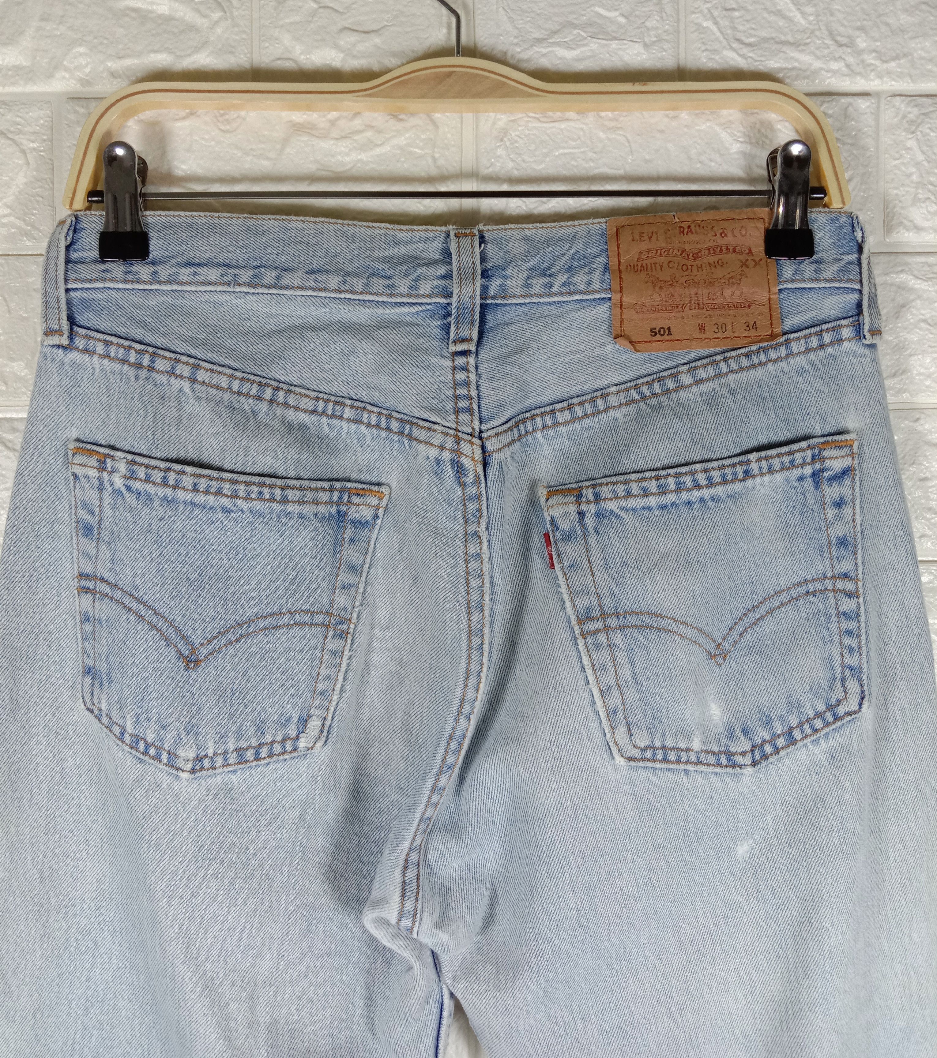 Levi's Vintage 90s Levi’s 501 Jeans Light Wash Distressed Denim Size US 28 / EU 44 - 7 Thumbnail