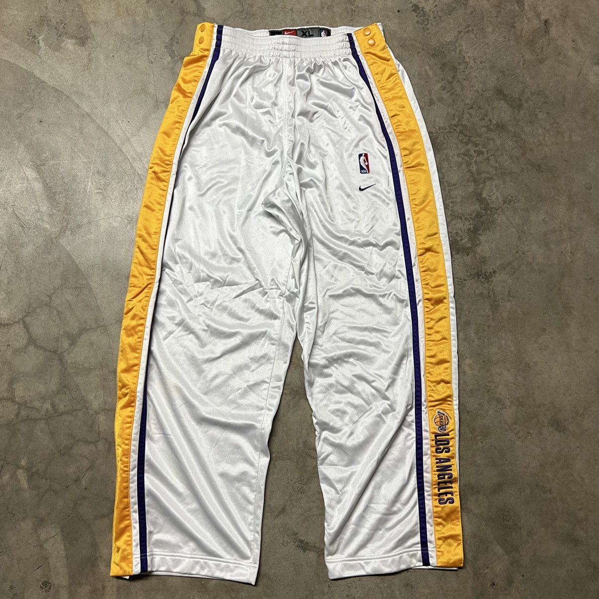 NBA × Nike × Vintage Vintage 2000’s NBA Los Angeles Lakers Warm-Up Track Pants Size US 36 / EU 52 - 1 Thumbnail