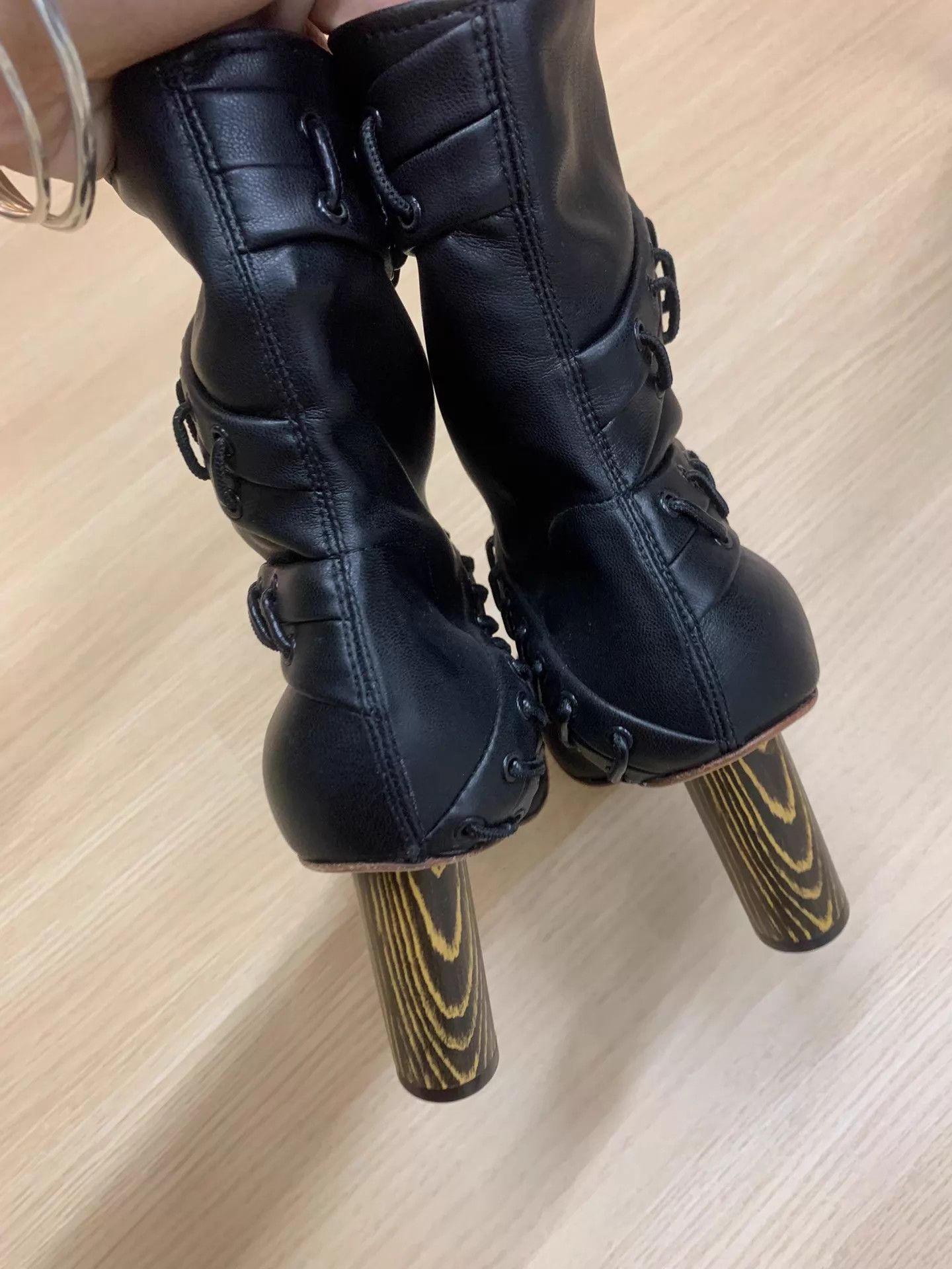 A.W.A.K.E. MODE A.W.A.K.E.MODE Black Square Toe Lace-Up Short Boots 39.5 New Size US 9 / IT 39 - 4 Thumbnail