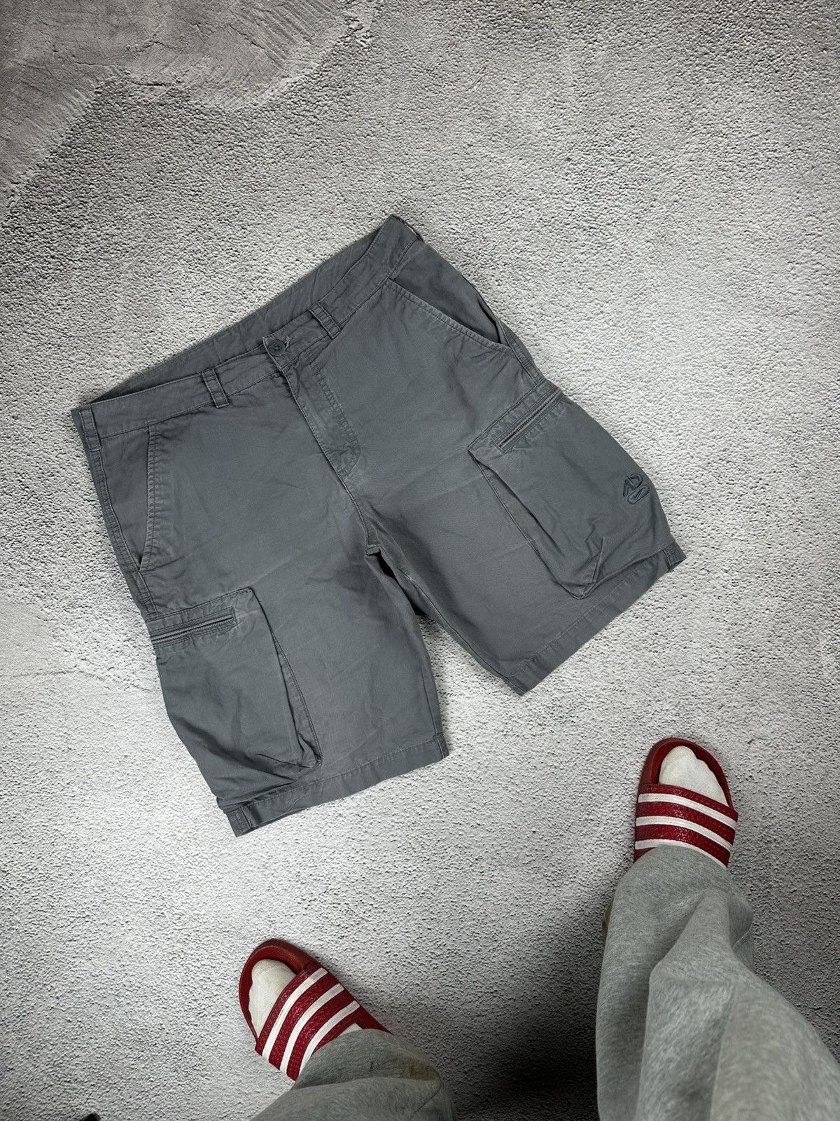 Nike Vintage Nike Cargo Faded Shorts Baggy Ripstop Y2K Size US 30 / EU 46 - 1 Thumbnail
