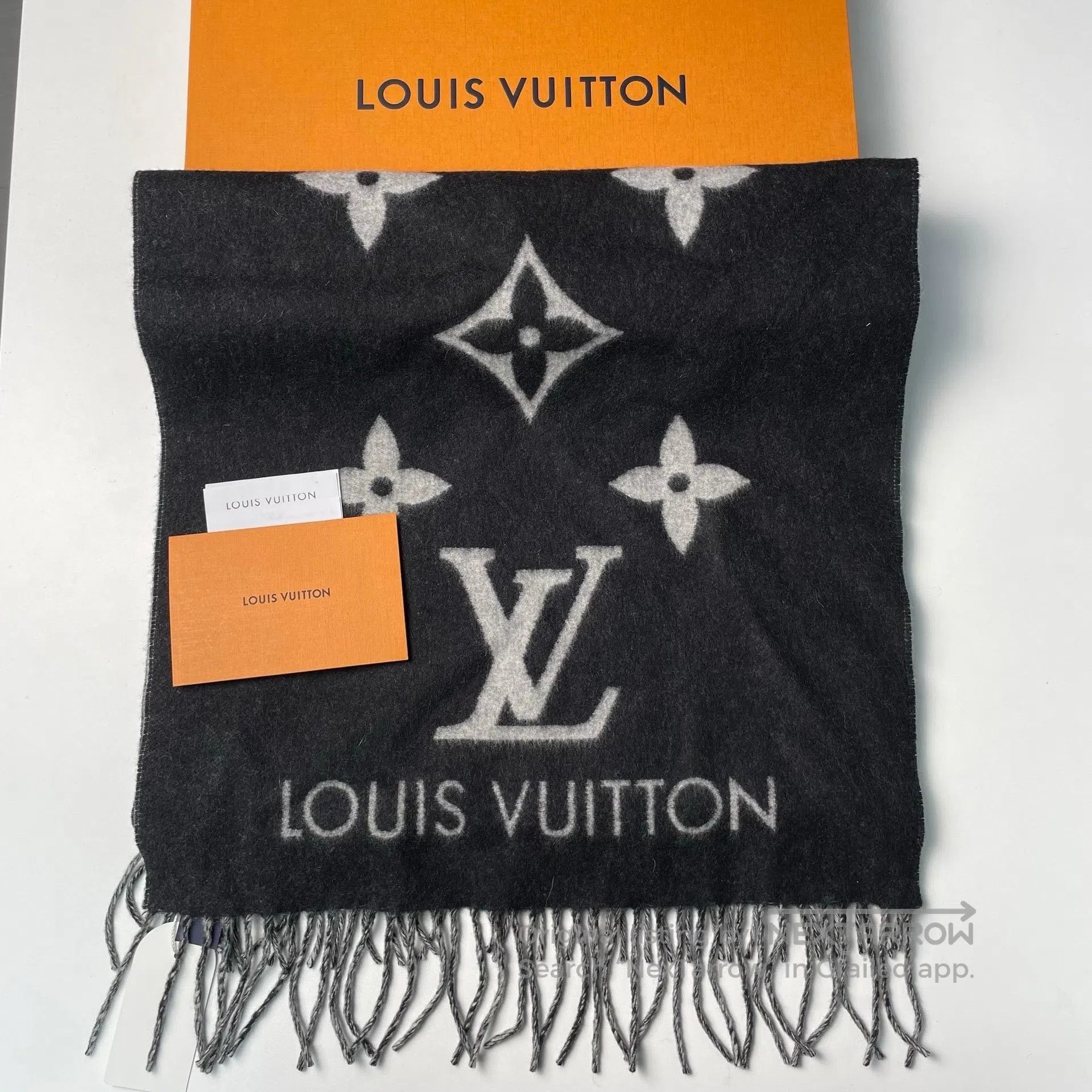 Louis Vuitton Louis Vuitton Black and Gray Printed Cashmere Double-sided Size ONE SIZE - 1 Thumbnail