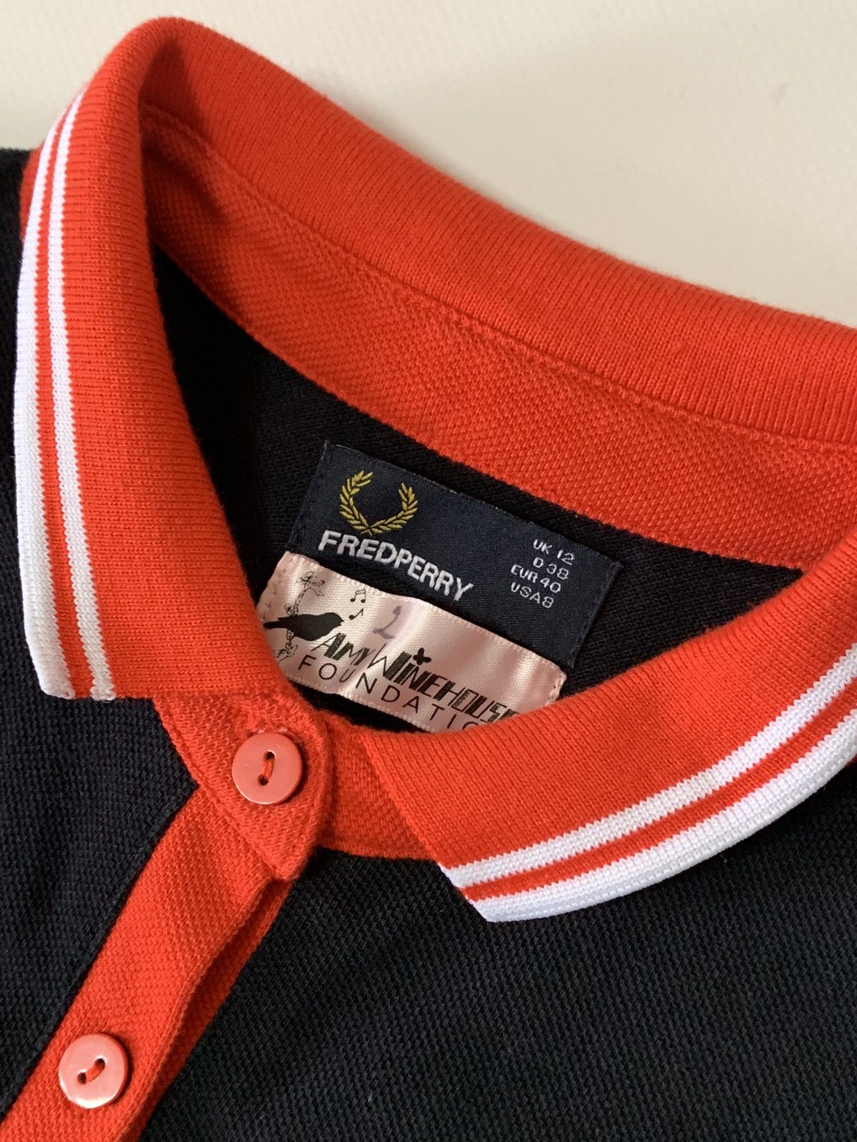 Designer × Fred Perry Fred Perry Amy Winehouse Size 12 UK Black Polo Size M / US 6-8 / IT 42-44 - 3 Thumbnail
