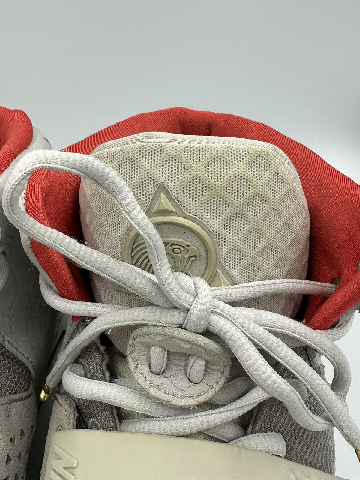 Kanye West × Nike Nike Yeezy 2 Platinum Edition Size US 11 / EU 44 - 9 Thumbnail