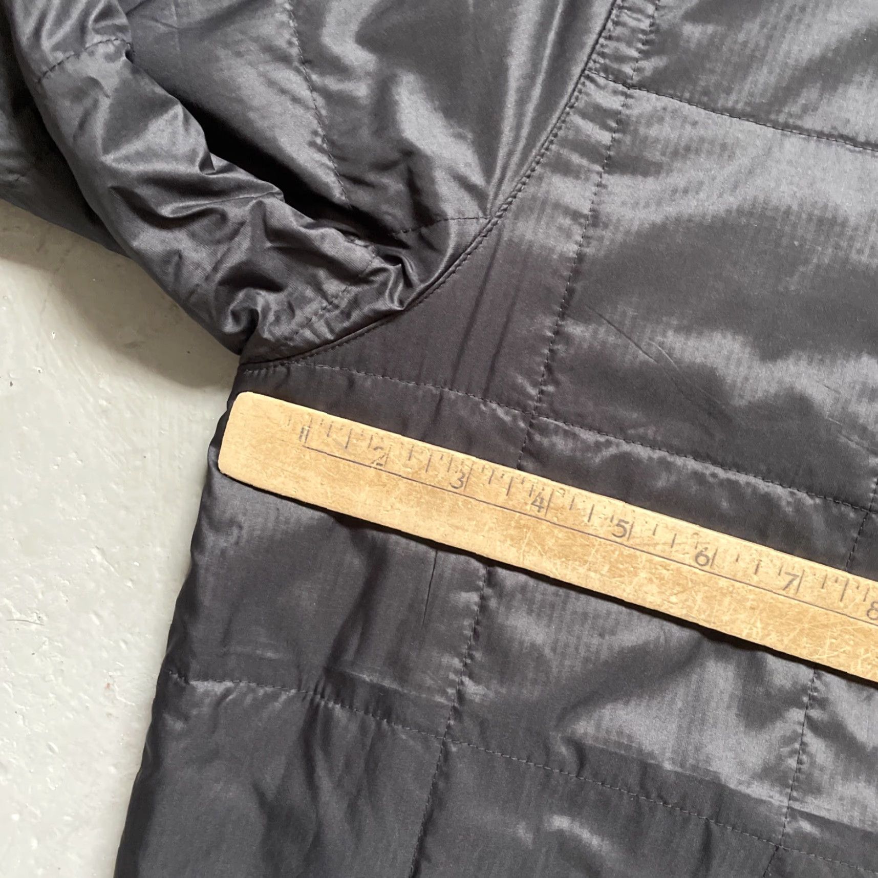 Icebreaker Icebreaker MerinoLOFT Insulated Quilted Bomber Jacket Unisex Adults L Black Outdoor Casual Merino Bomber Sample Pre-Owned Womens Mens Girls Boys Size US L / EU 52-54 / 3 - 4 Thumbnail