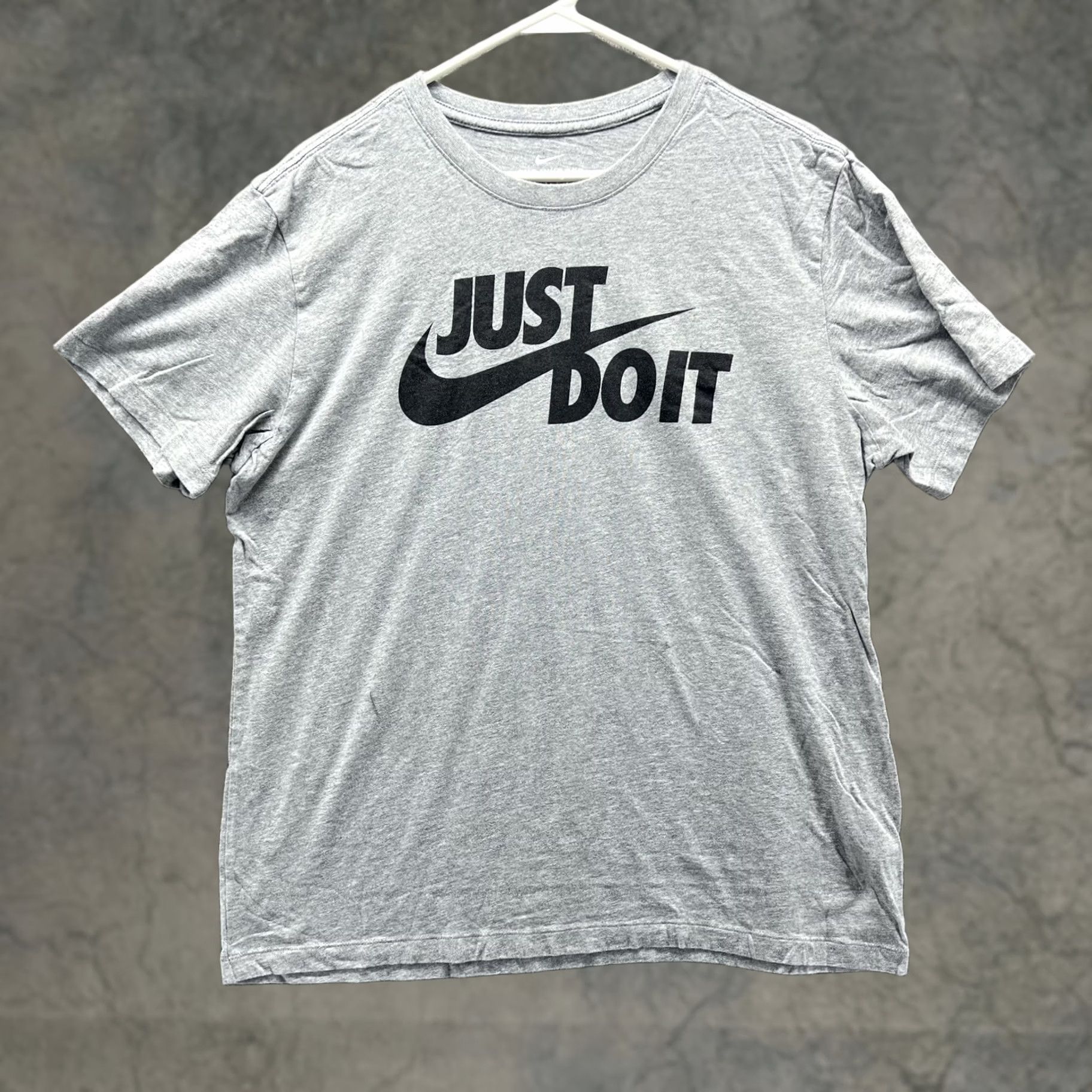 Nike Nike Shirt Mens Large Gray Just Do It Swoosh Graphic Tee Cotton Casual Size US L / EU 52-54 / 3 - 1 Thumbnail