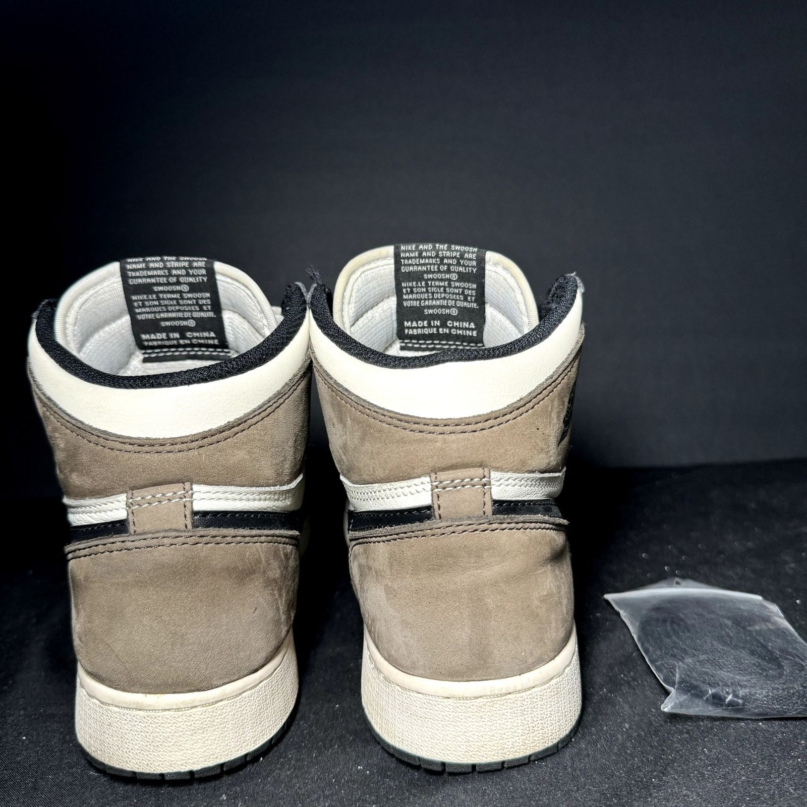 Jordan Brand × Nike Nike Air Jordan 1 Retro High OG GS Dark Mocha - Size 6 Size US 6 / EU 39 - 6 Thumbnail