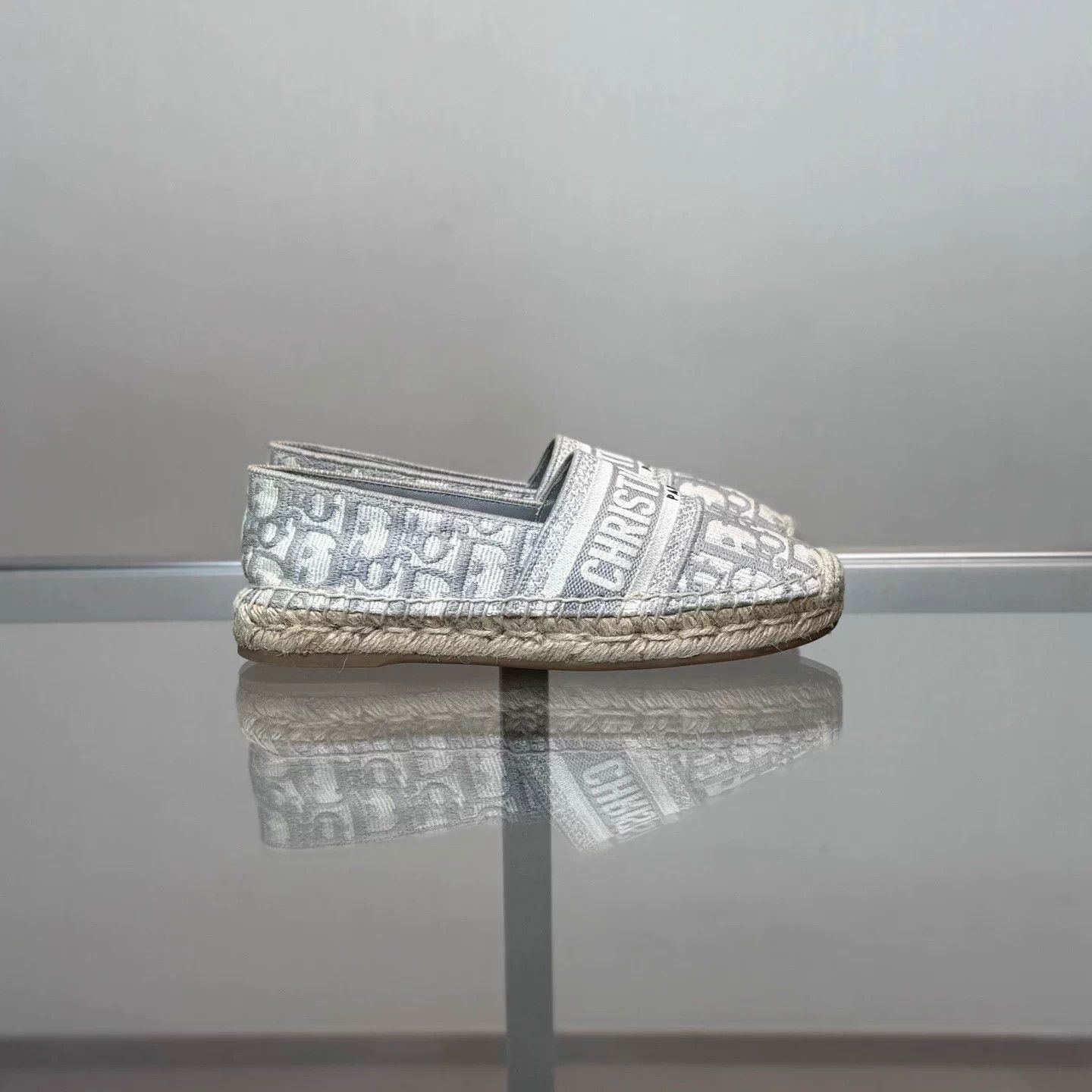 Dior Dior Gray All Over Oblique Fisherman Slipper 34W Size US 4 / IT 34 - 3 Thumbnail