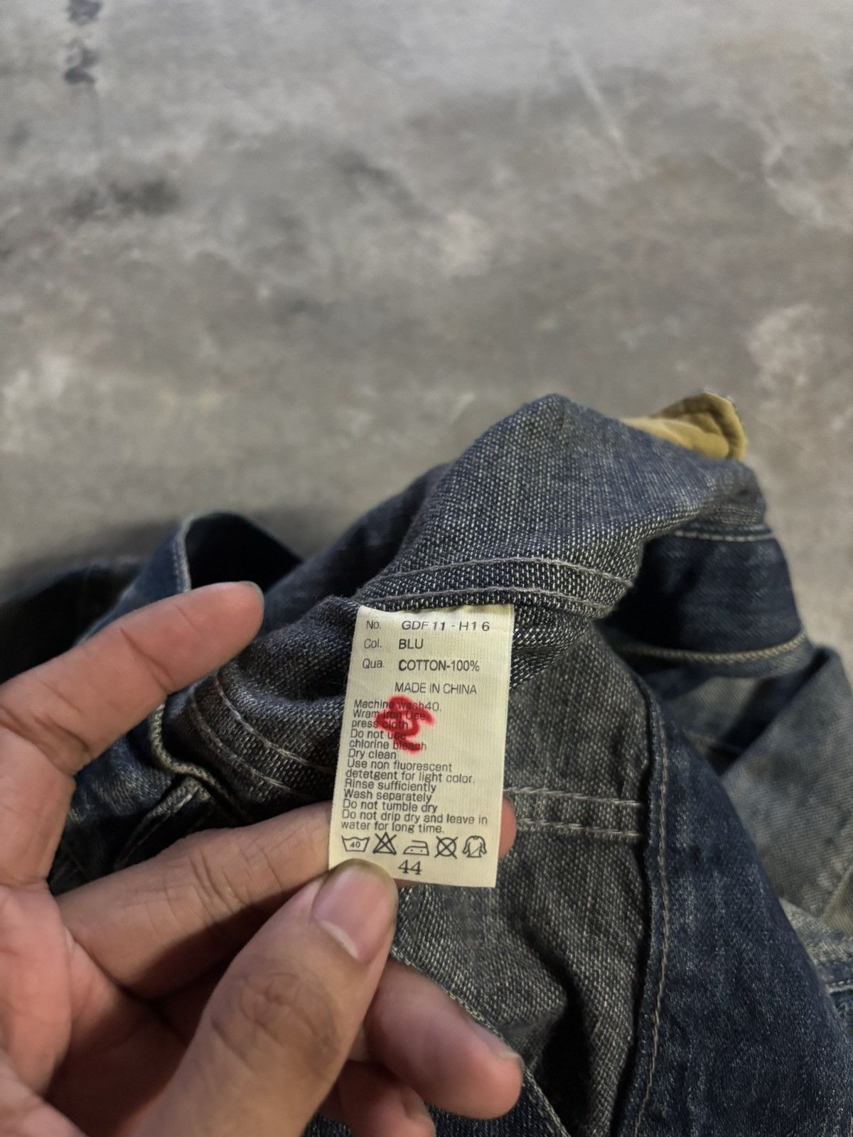 GOSTAR DE FUGA GOSTAR DE FUGA denim jacket trucker distressed mudwash oil Size US XS / EU 42 / 0 - 5 Thumbnail
