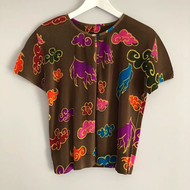 Issey Miyake Issey Miyake A short-sleeved painting of colorful auspicio Size M / US 6-8 / IT 42-44 - 1 Thumbnail