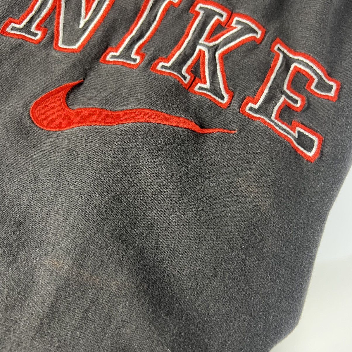 Nike Vintage Y2K Nike Big Logo Distressed Style T-Shirt Size US M / EU 48-50 / 2 - 5 Thumbnail
