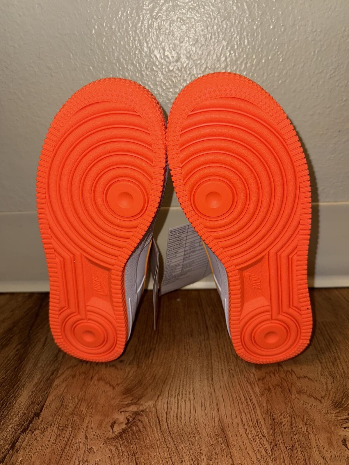 Nike Nike Air Force 1 Low White Bright Safety Orange (GS) Sample Size US 5 / EU 37 - 6 Thumbnail