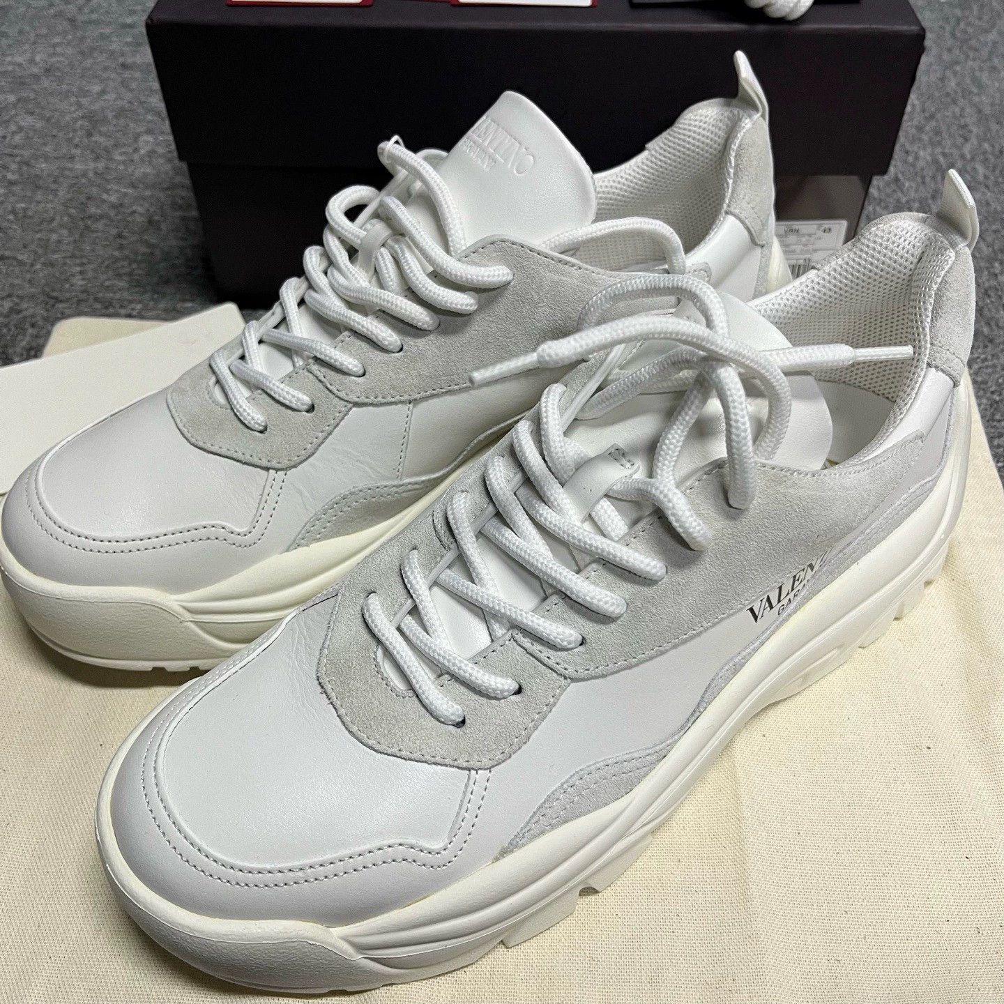 Valentino valentino comfortable gray low-top casual shoes Size US 10 / EU 43 - 2 Thumbnail