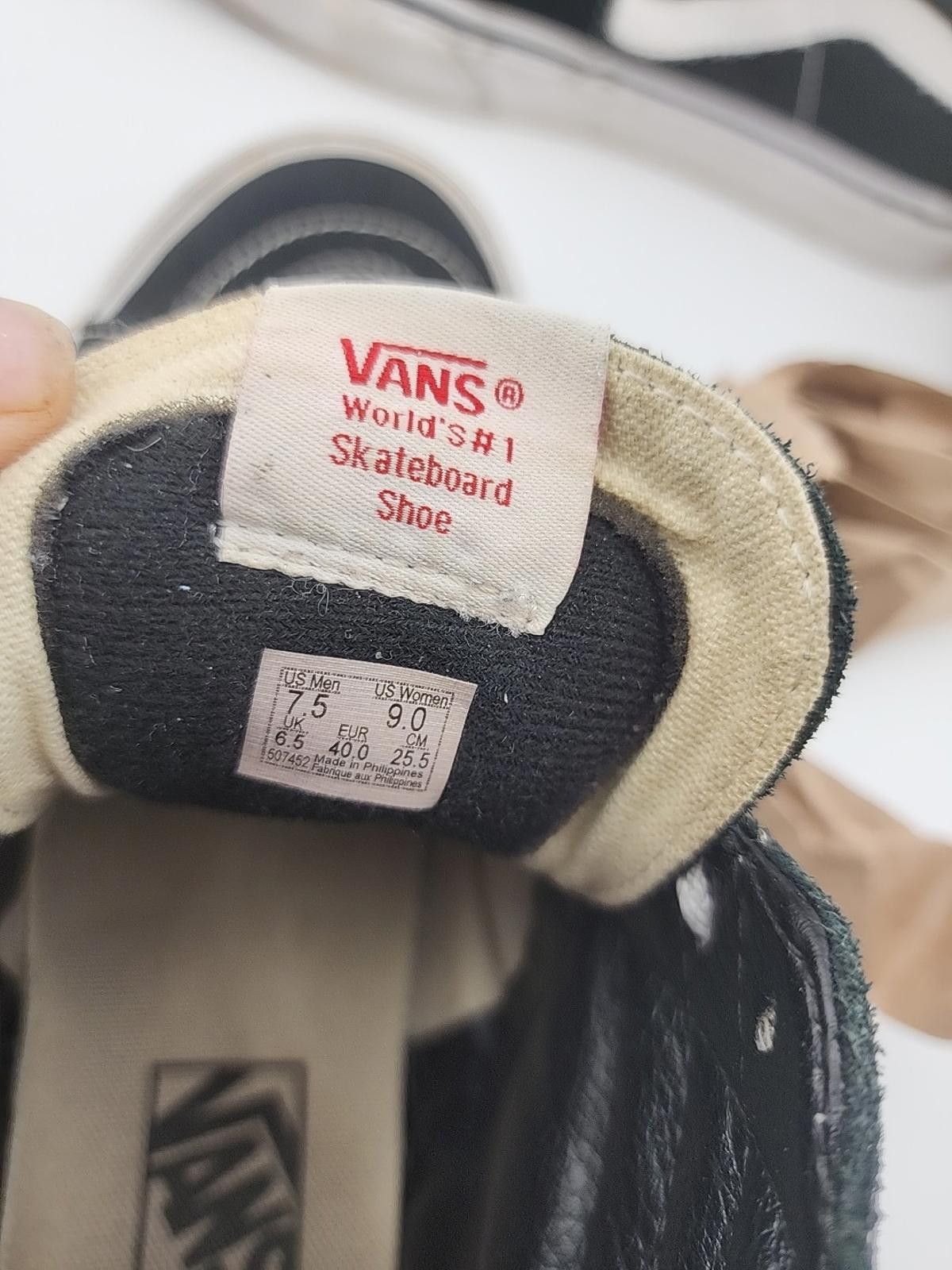 Vans Vans Shoes Hi Tops Men 7.5 Women 9 Black Suede Off The Wall Size US 7.5 / EU 40-41 - 8 Thumbnail