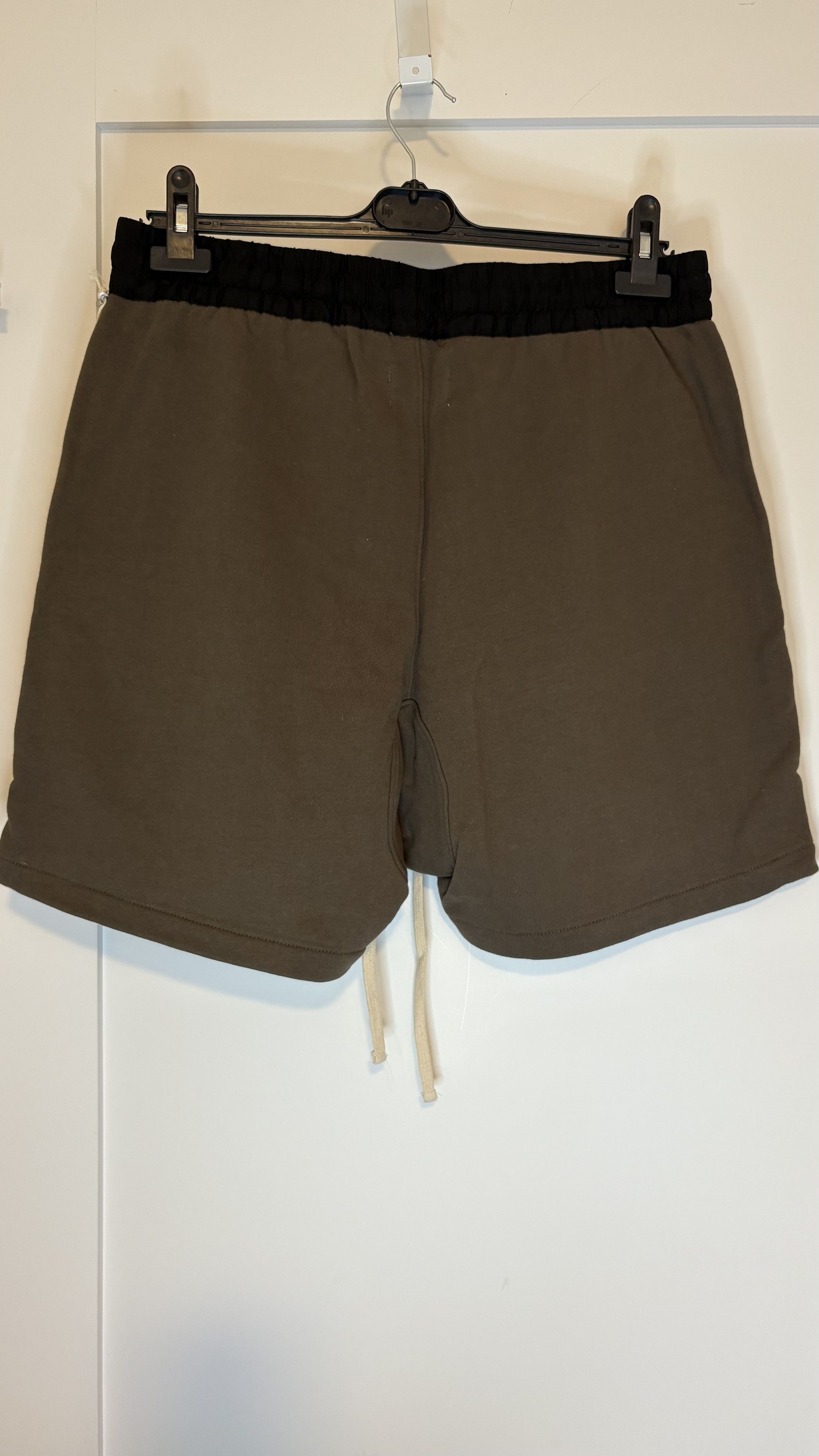Fear of God Fear of God/Essentials Cotton Shorts Size US 34 / EU 50 - 2 Thumbnail