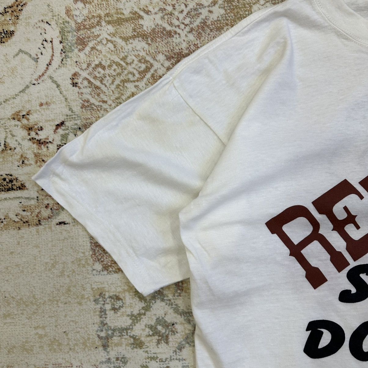 Vintage Vintage Adult “ Red Dog Benidorm Say’s Do US A Favour” Tee Size US XL / EU 56 / 4 - 5 Thumbnail