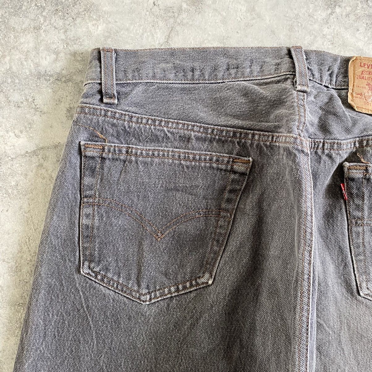 Vintage Vintage Late 80’s Levis 501 Ash Grey Denim Jeans Size US 33 - 21 Thumbnail