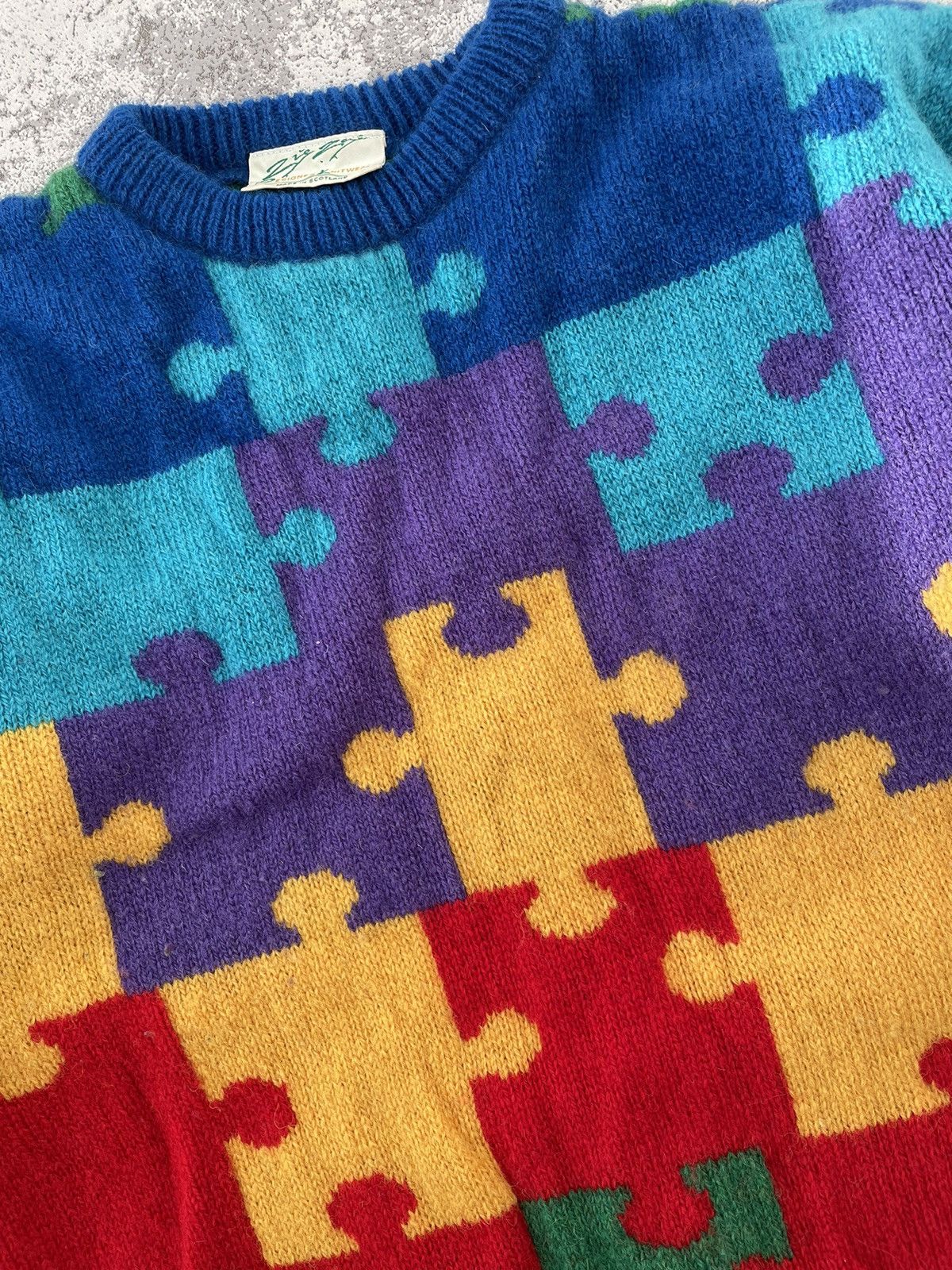 Vintage Vintage Puzzle Made in Scotland 🏴󠁧󠁢󠁳󠁣󠁴󠁿 Wool Sweater Size US M / EU 48-50 / 2 - 5 Thumbnail