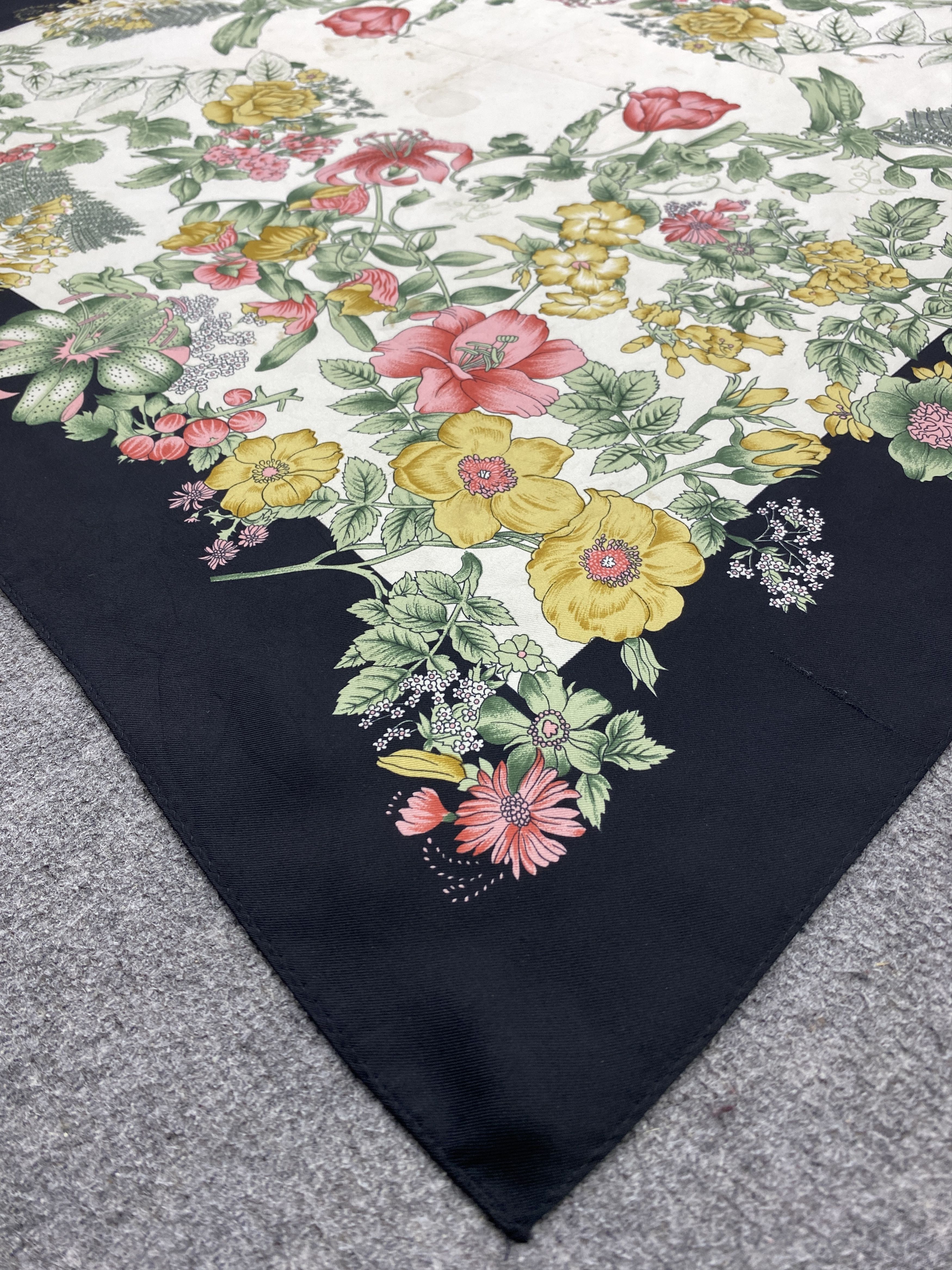 Japanese Brand Vintage Japanese Brand Silk Scarf SN0111 Size ONE SIZE - 5 Thumbnail