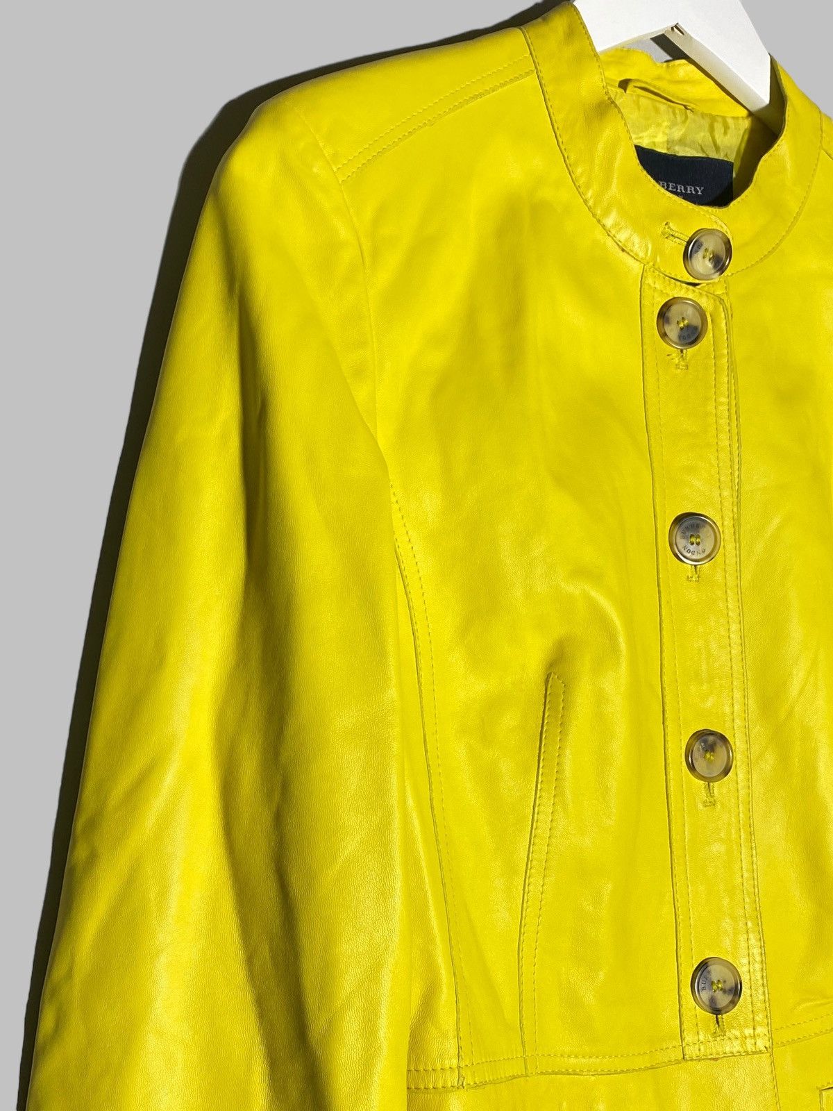 Burberry Vintage Burberry London Yellow Women’s Leather Jacket Size M / US 6-8 / IT 42-44 - 4 Thumbnail