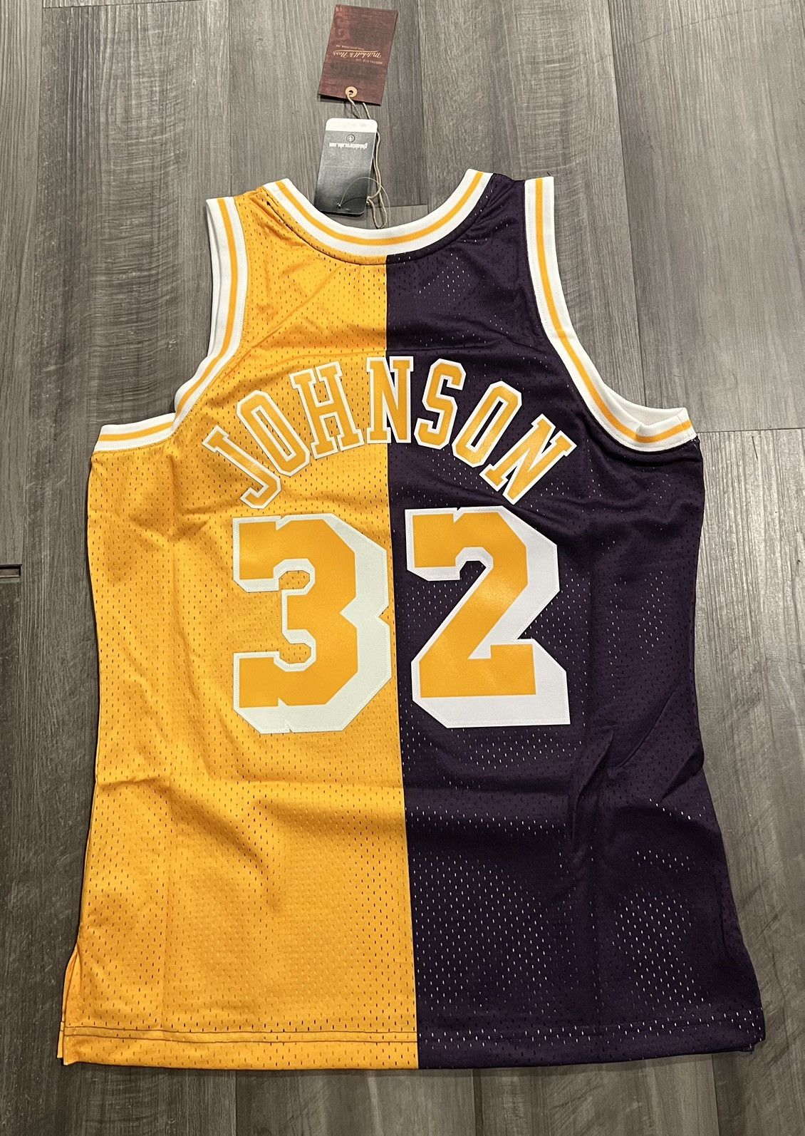 Mitchell & Ness Size M Mitchell & Ness Magic Johnson Gold Los Angeles Lakers Size US M / EU 48-50 / 2 - 2 Thumbnail