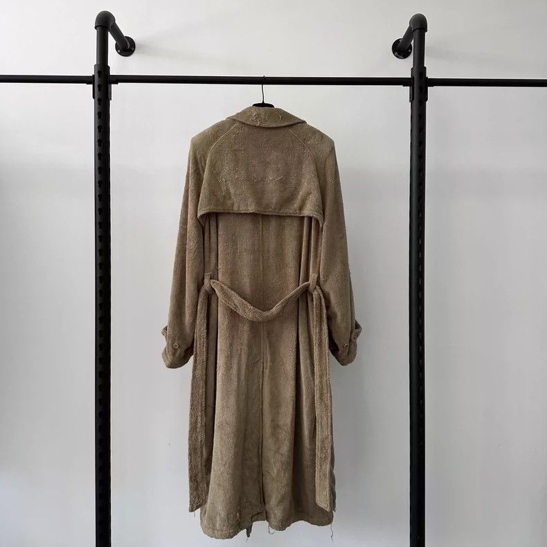 Balenciaga Balenciaga FW22 The Lost Tape Show Look. 47 Camel Old Destr Size US S / EU 44-46 / 1 - 2 Thumbnail