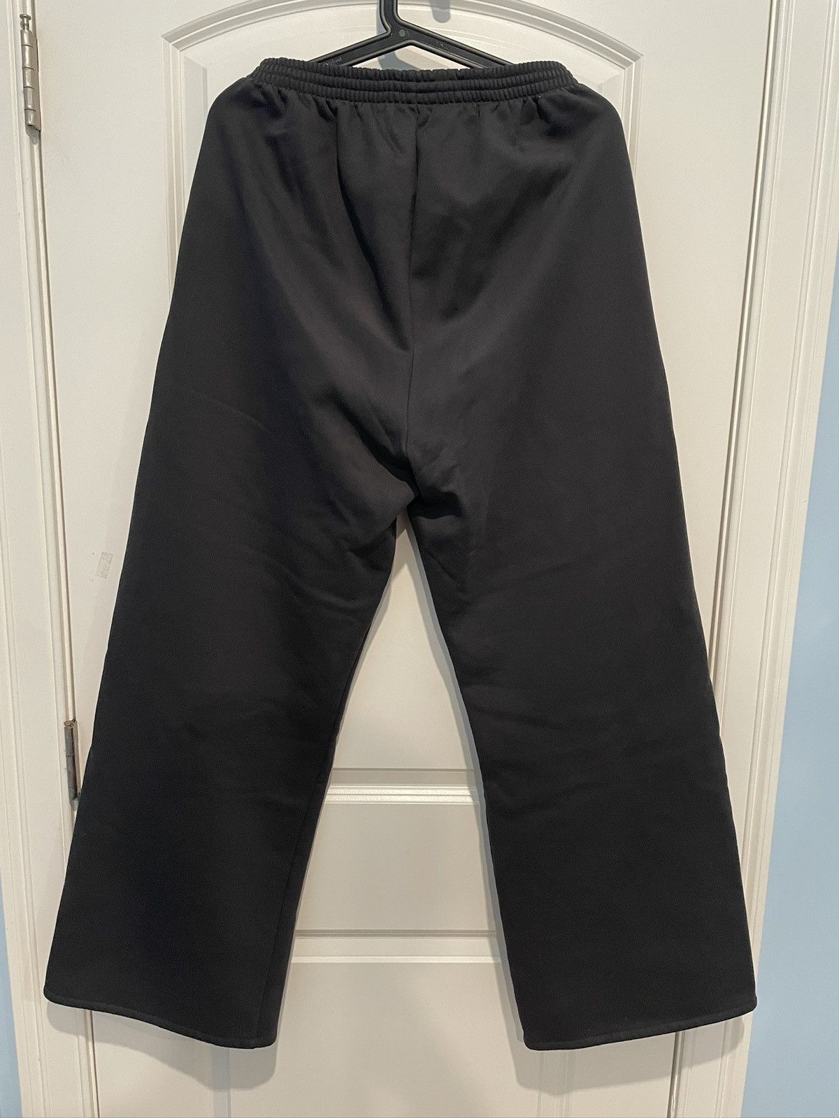 Balenciaga × Gap × Kanye West WINTER SALE Yeezy Gap Sweatpants Black Size Small Size US 30 / EU 46 - 2 Thumbnail