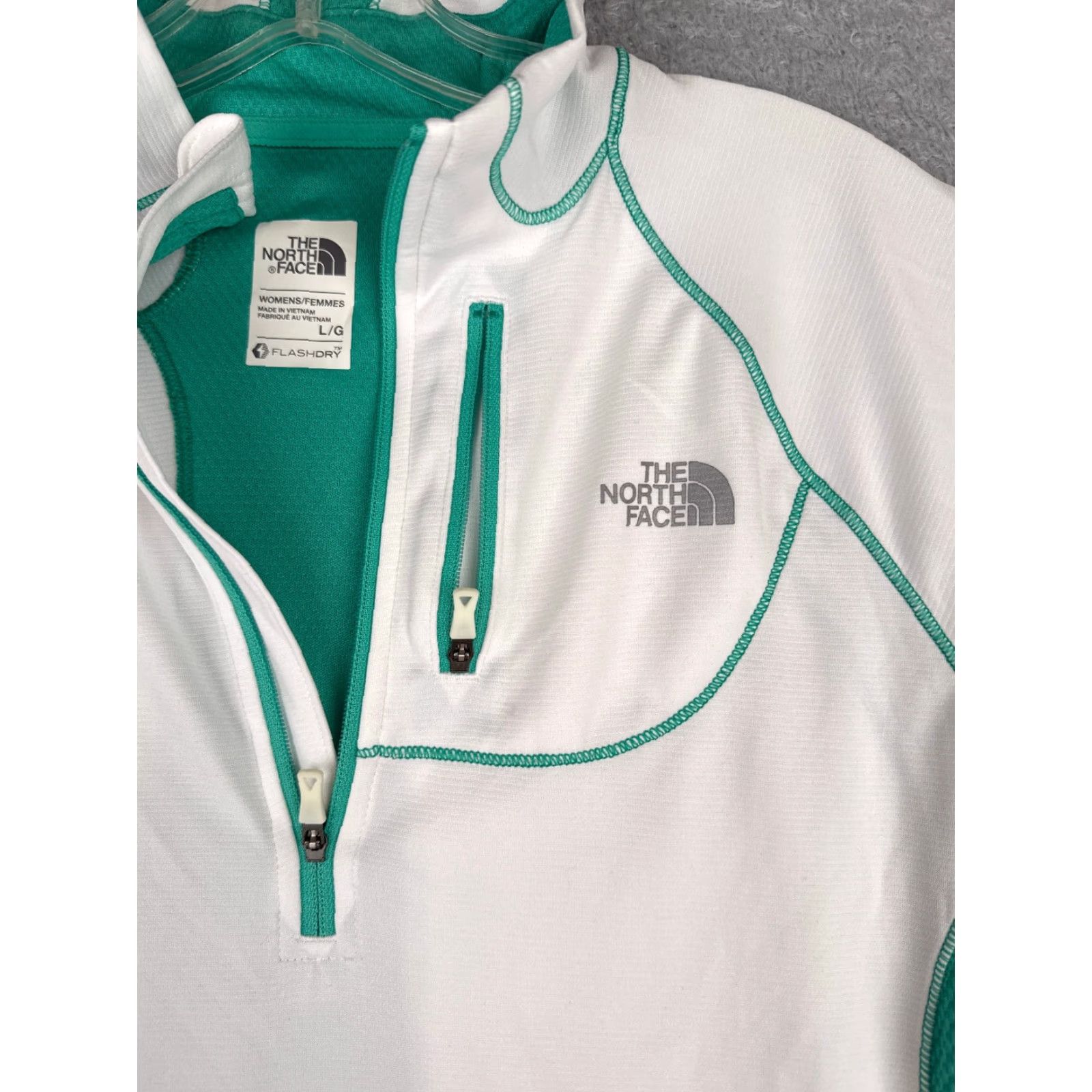 The North Face The North Face Sweater Women Large White Teal Flashdry 1/4 Zip Poly Lightweight Size L / US 10 / IT 46 - 6 Thumbnail