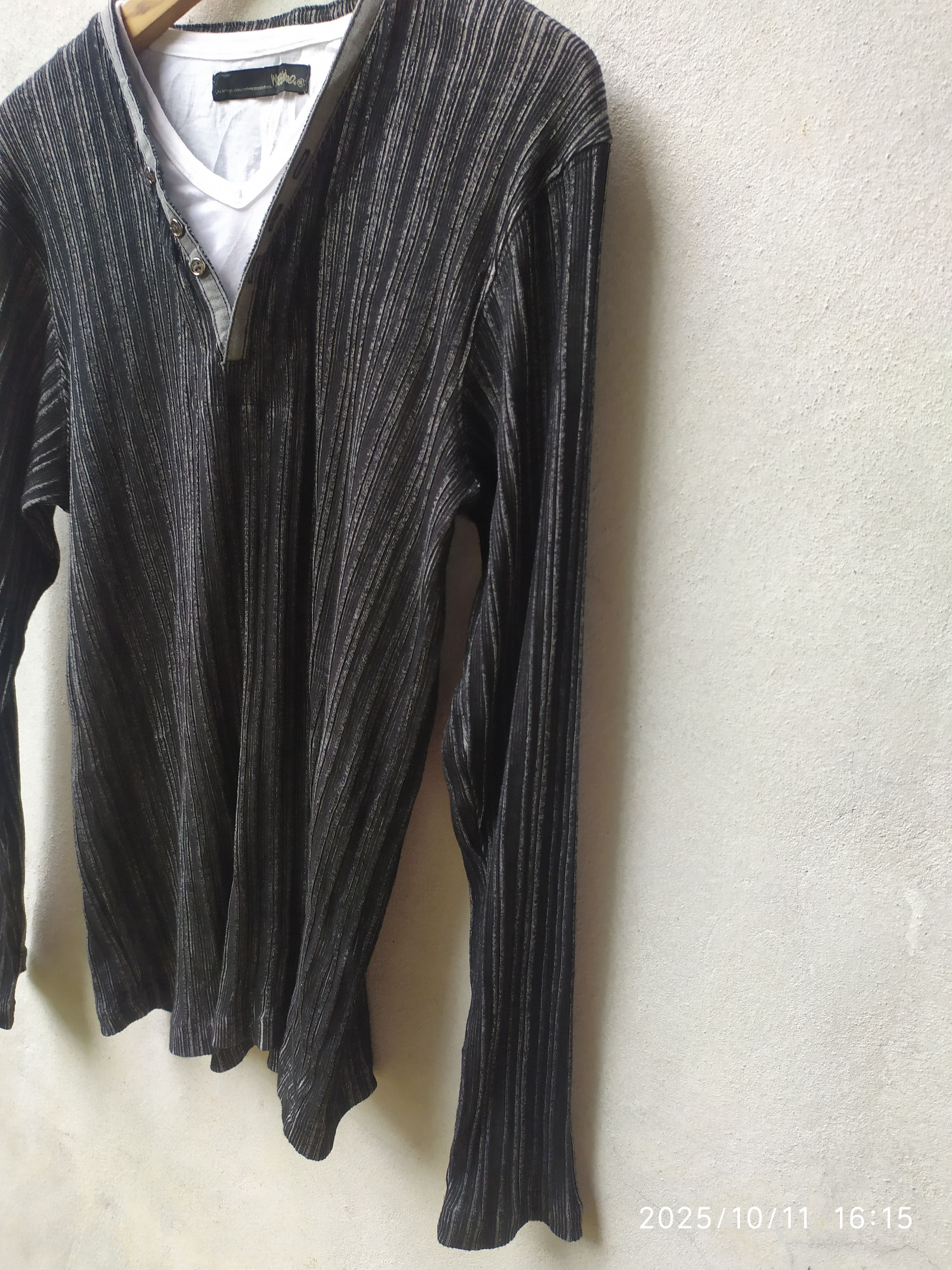 If Six Was Nine Mossimo Double Layer Long Sleeve shirt Size US L / EU 52-54 / 3 - 5 Thumbnail