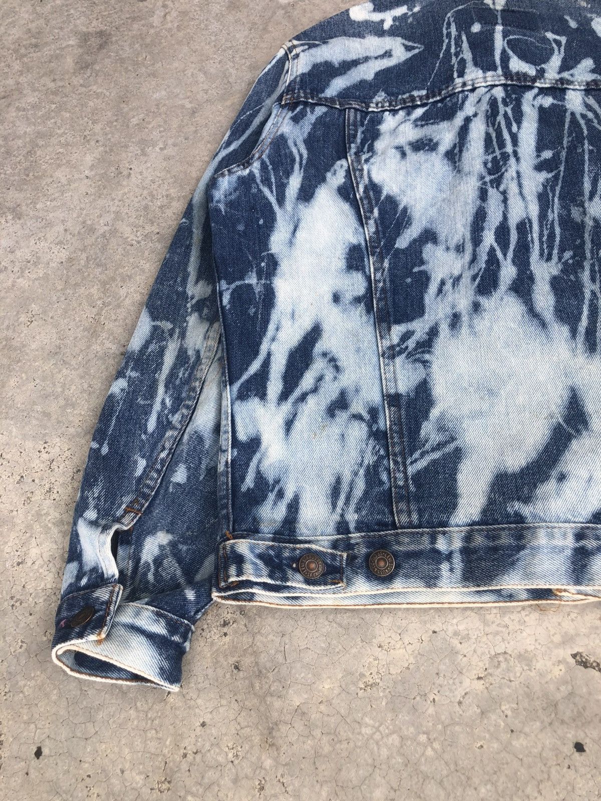 Levi's Vintage 80’s Levi’s Acid Wash Denim Jacket Distressed Denim Size US L / EU 52-54 / 3 - 19 Thumbnail