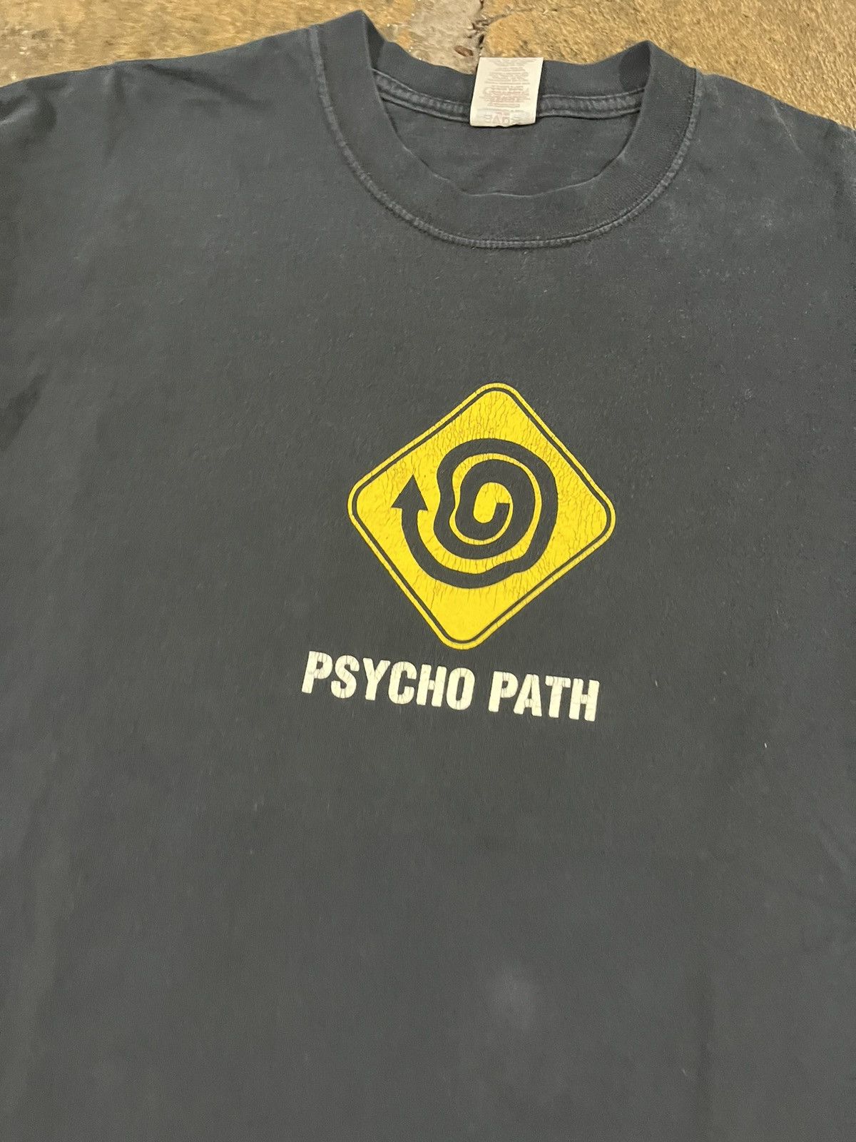 Vintage Crazy Vintage Y2K Psychopath Humor Tee JNCO Style Unique Size US XL / EU 56 / 4 - 4 Thumbnail