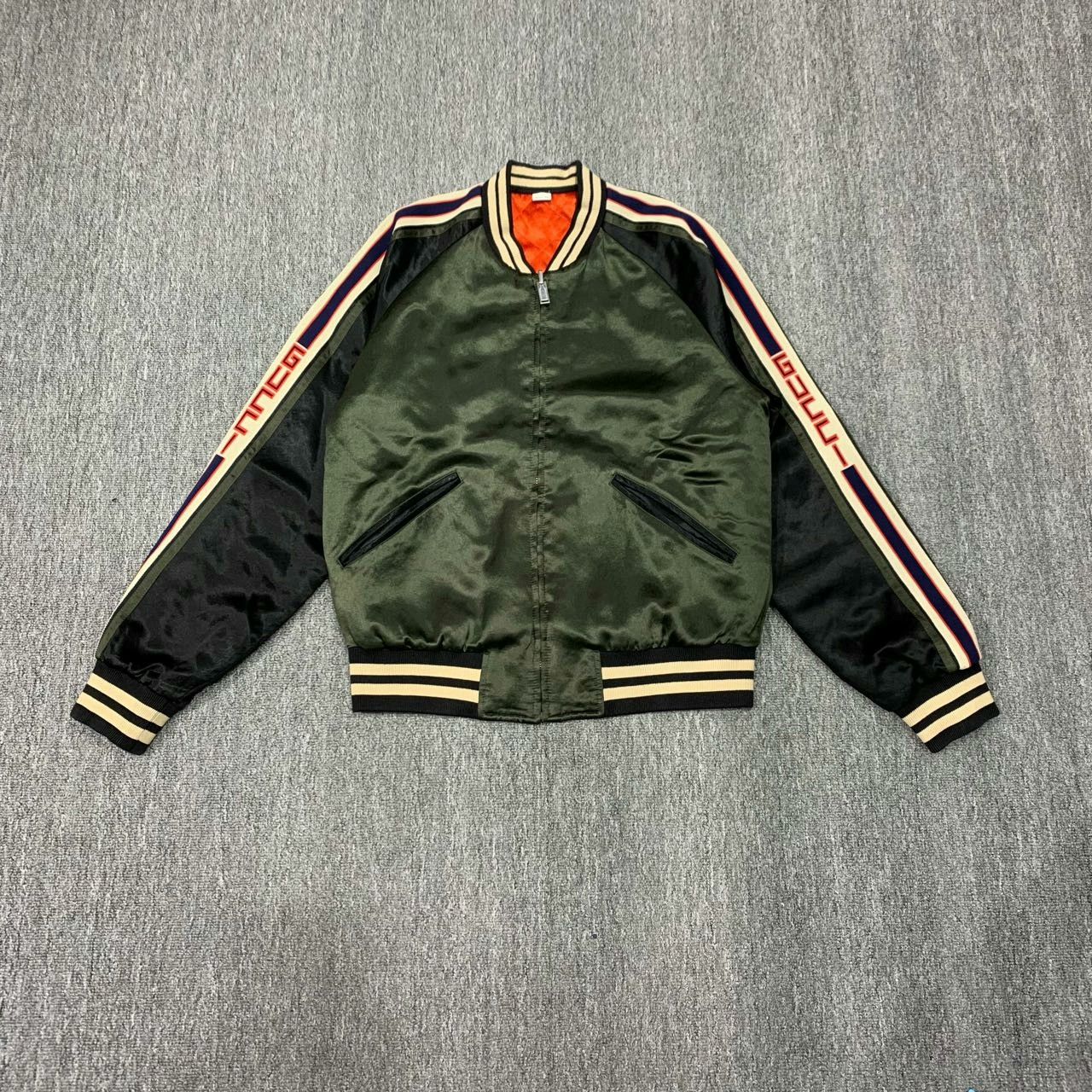 Gucci reversible logo bomber jacket by gucci Size US M / EU 48-50 / 2 - 1 Thumbnail