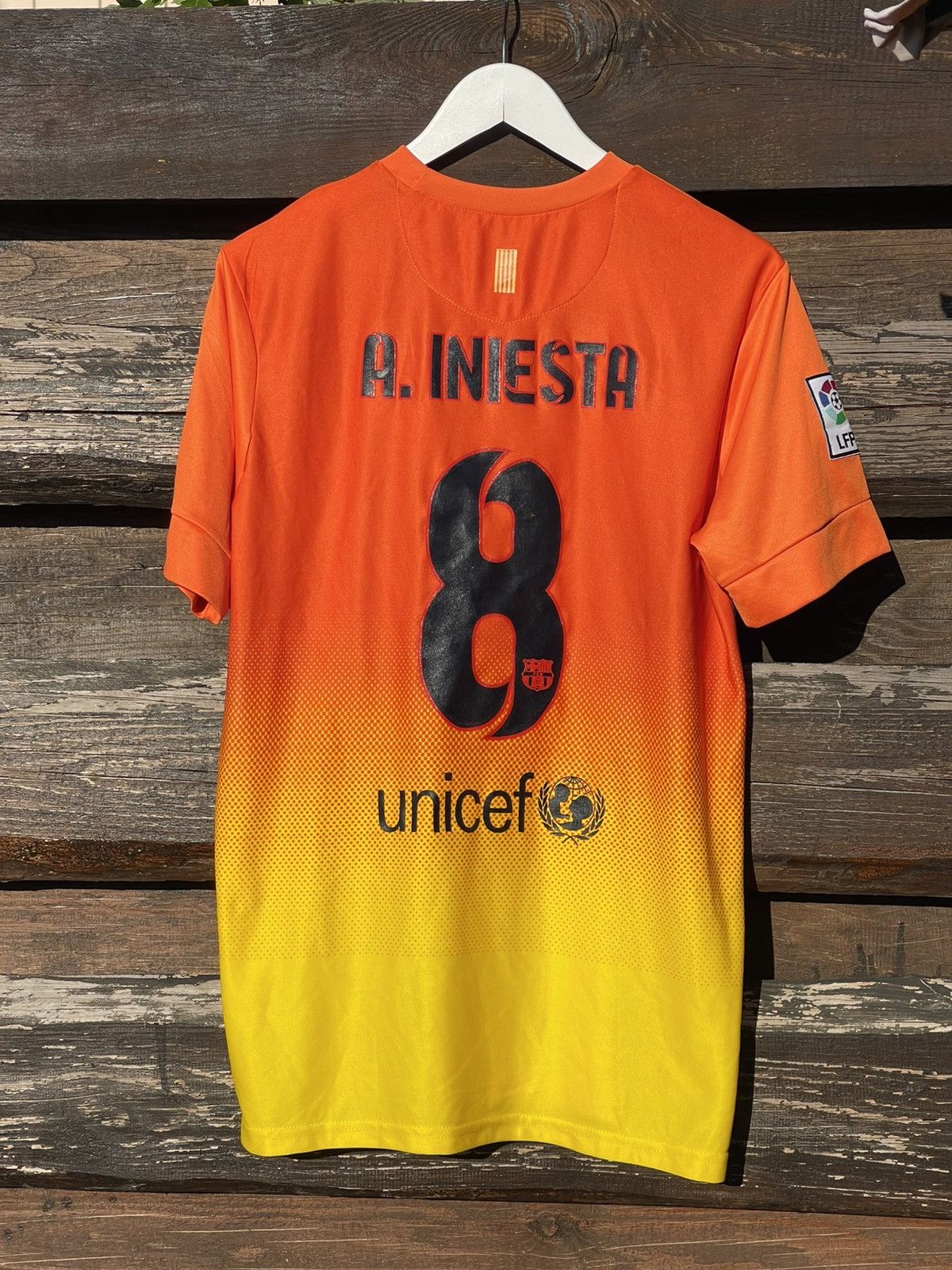 Nike 2012 Nike Barcelona #8 Iniesta soccer jersey Size US M / EU 48-50 / 2 - 10 Thumbnail