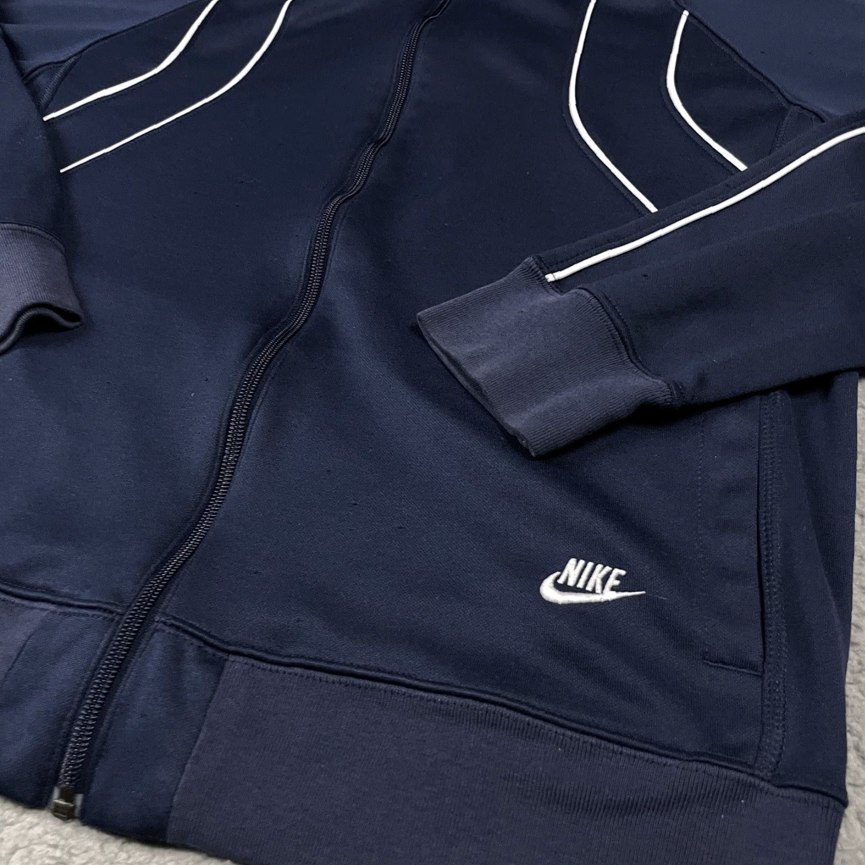 Nike VINTAGE Nike Jacket Mens L Blue Long Sleeve Full Zip Stripe Tag Pockets Size US L / EU 52-54 / 3 - 7 Thumbnail