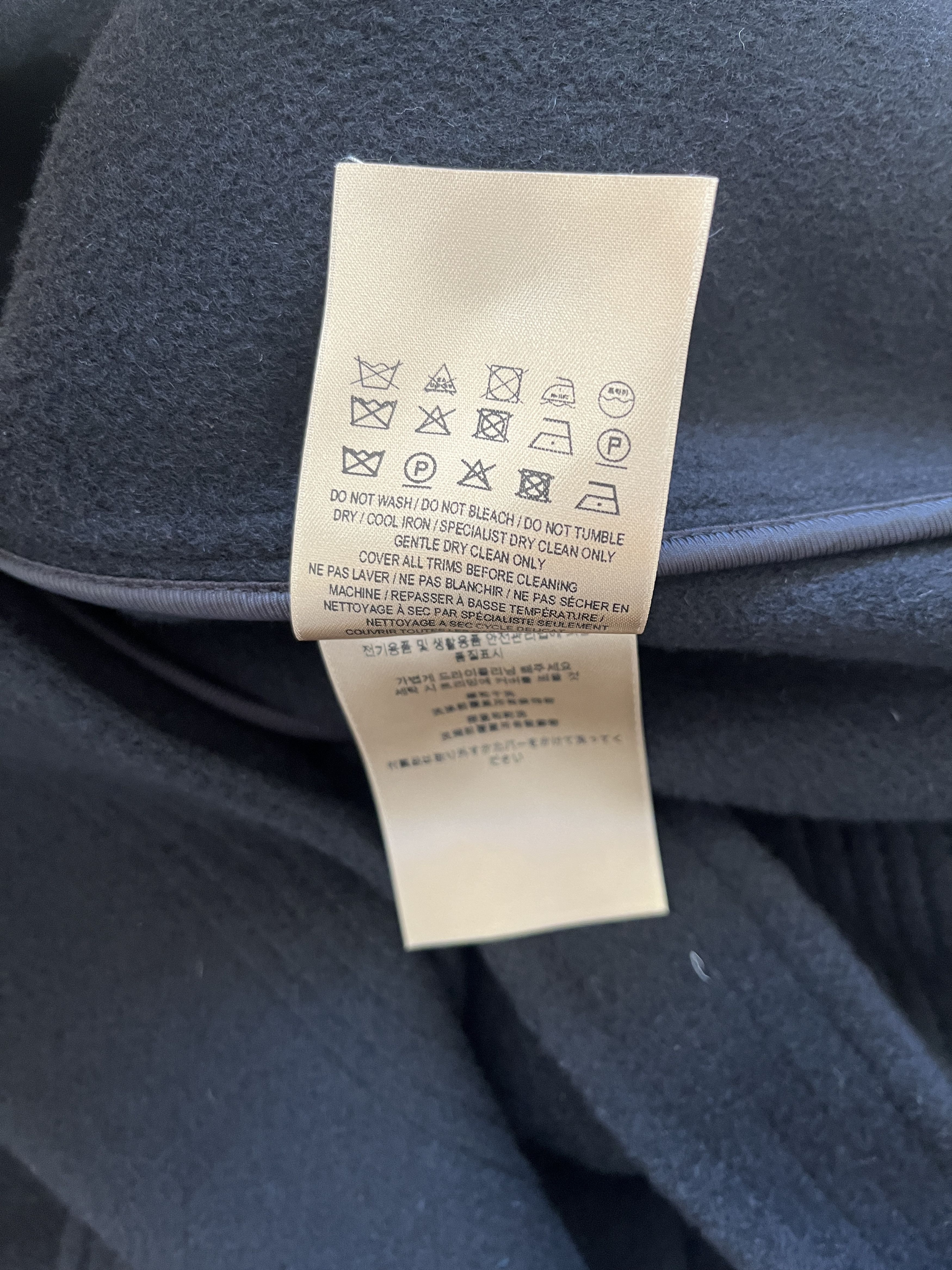 Burberry Burberry Cashmere Cape. Black. Medium. Size M / US 6-8 / IT 42-44 - 11 Thumbnail