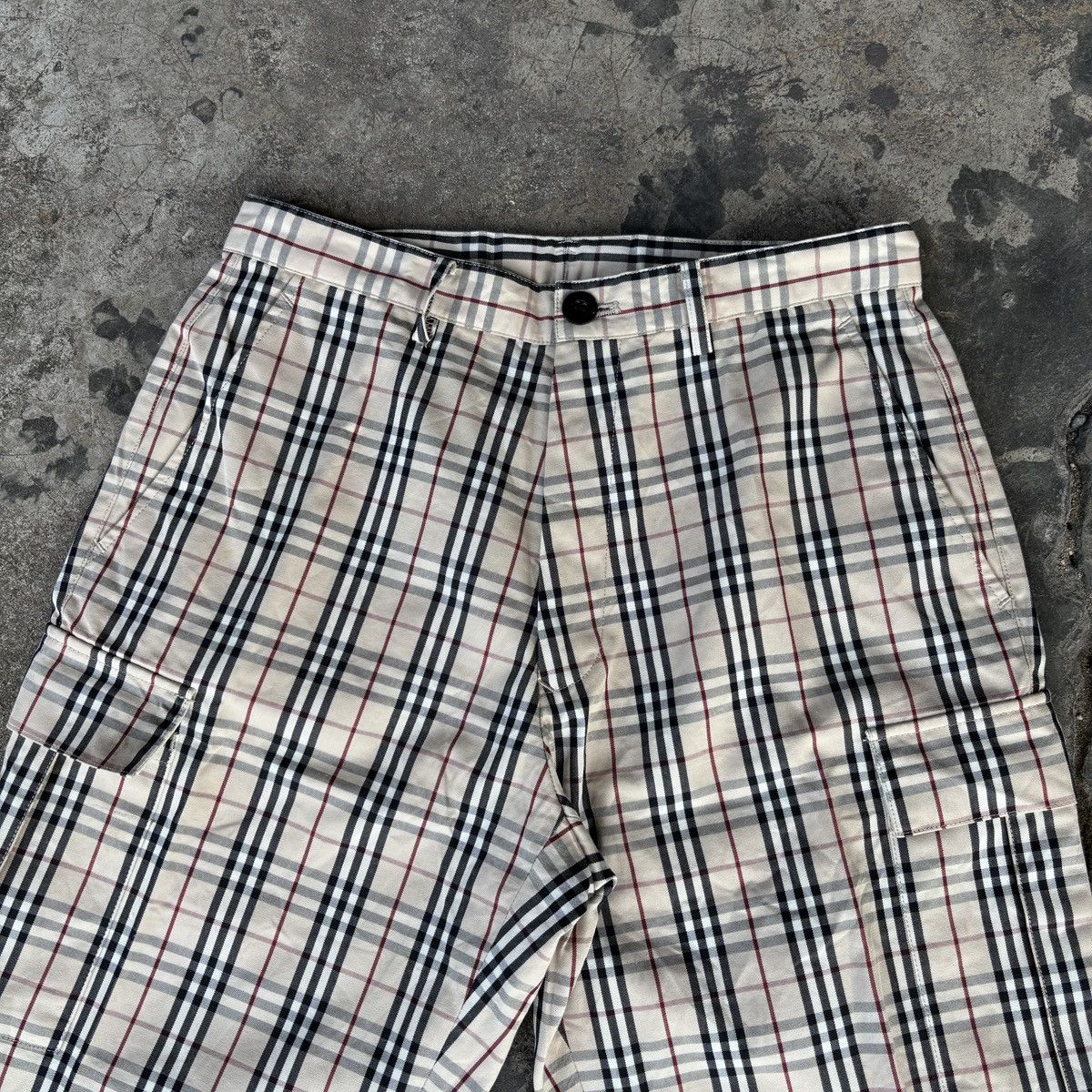 Burberry Vintage Burberry nova check Cargo short pants Size US 27 - 2 Thumbnail
