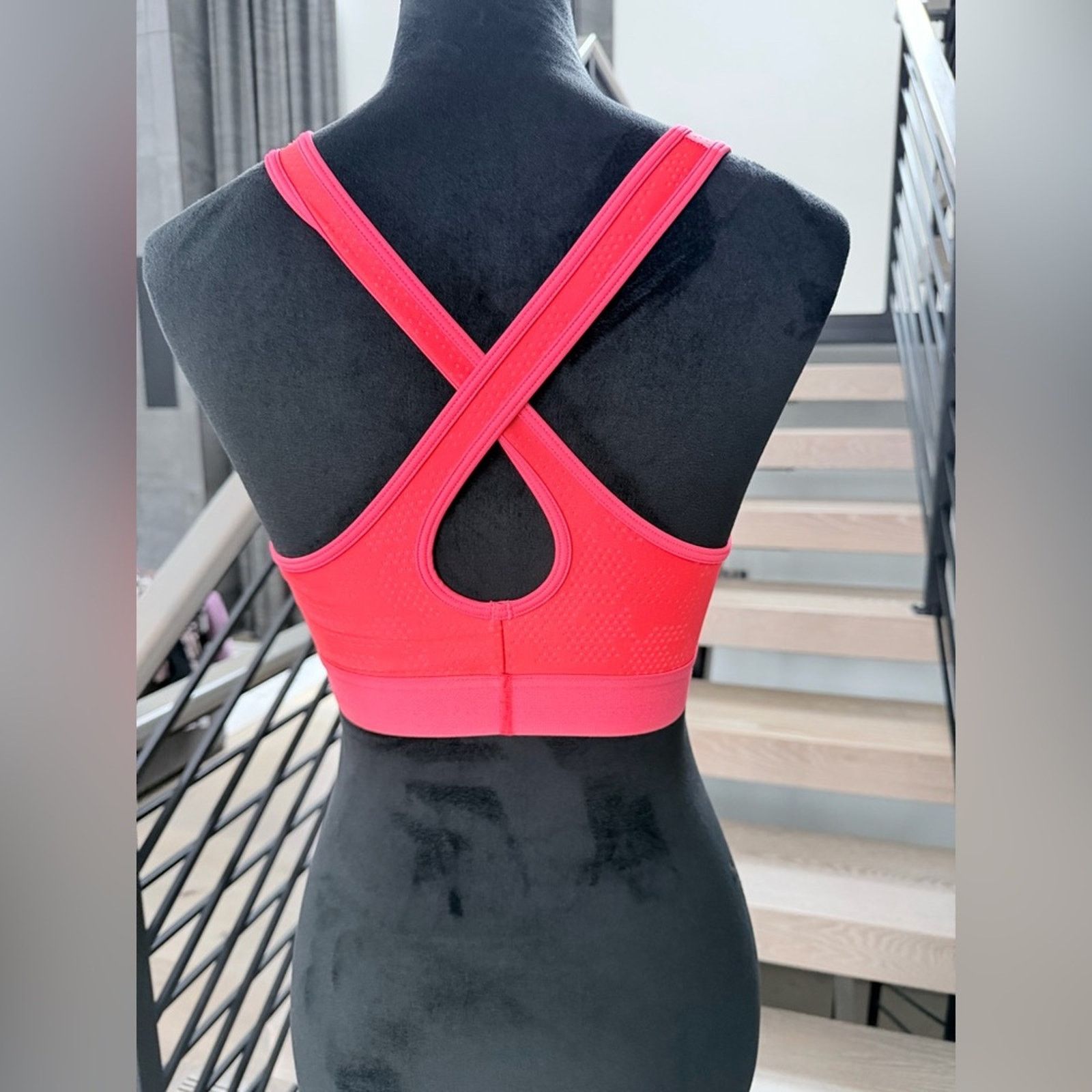 Under Armour Under Armour Orange gym yoga Pilates Sports Bra size M Size M / US 6-8 / IT 42-44 - 3 Thumbnail