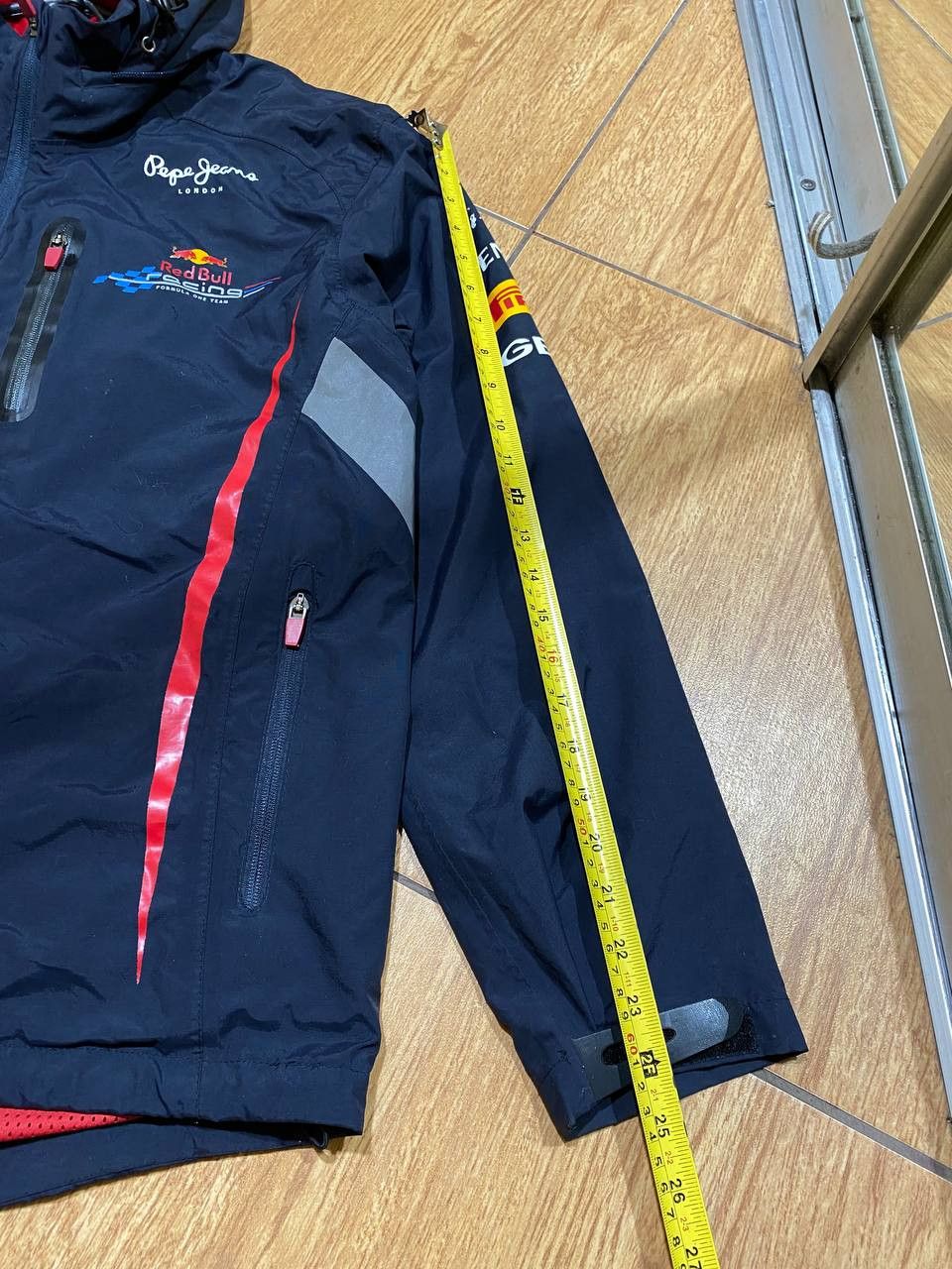 Red Bull Red Bull Vintage Racing F1/NASCAR Big Logo Y2K Jacket Size US S / EU 44-46 / 1 - 15 Thumbnail