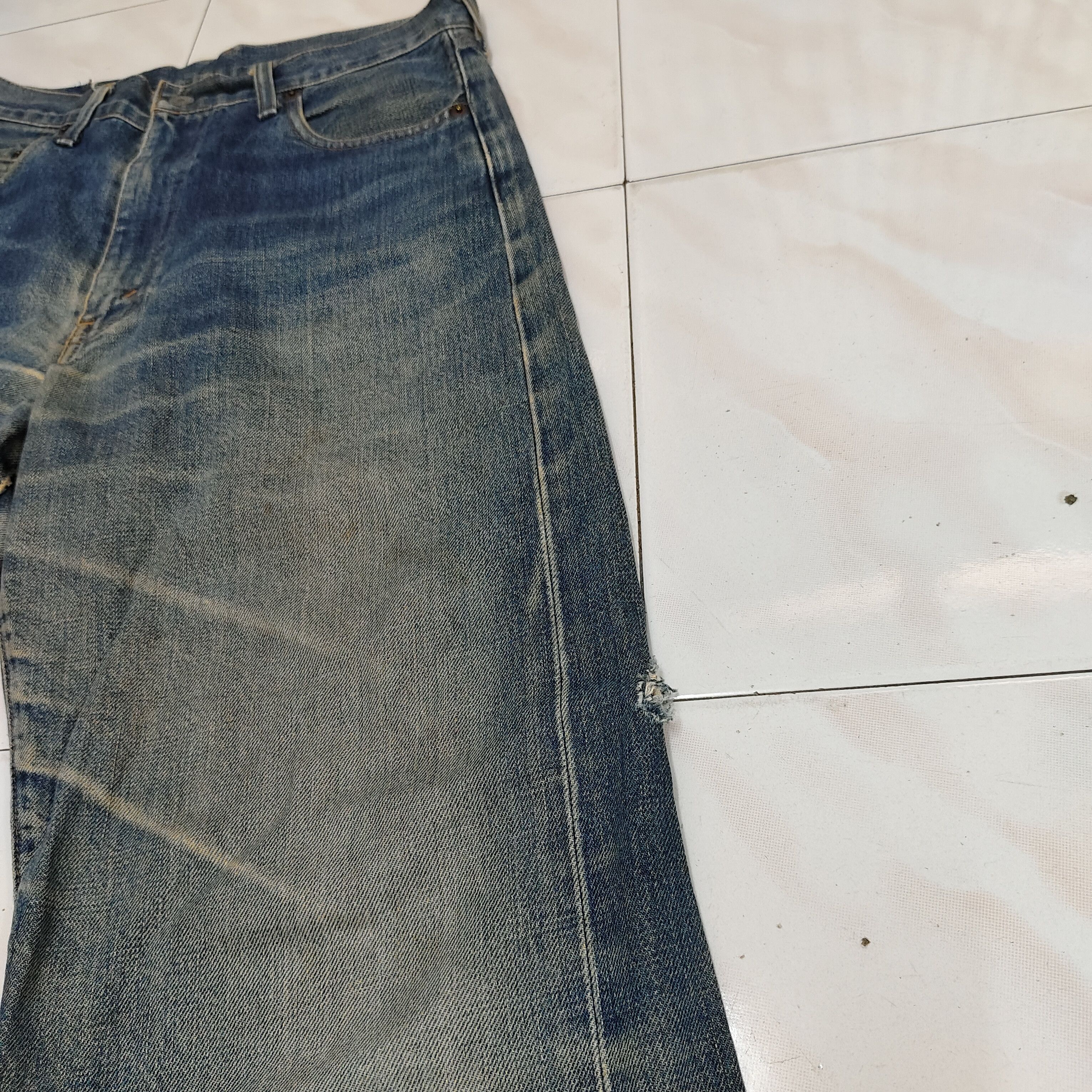 Levi's Vintage Levi's 504Z BigE Redline Selvedge Distressed Jean Size US 30 / EU 46 - 6 Thumbnail